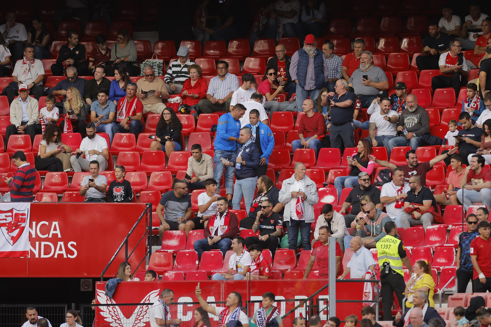 Búscate en las fotos del Sevilla-Madrid