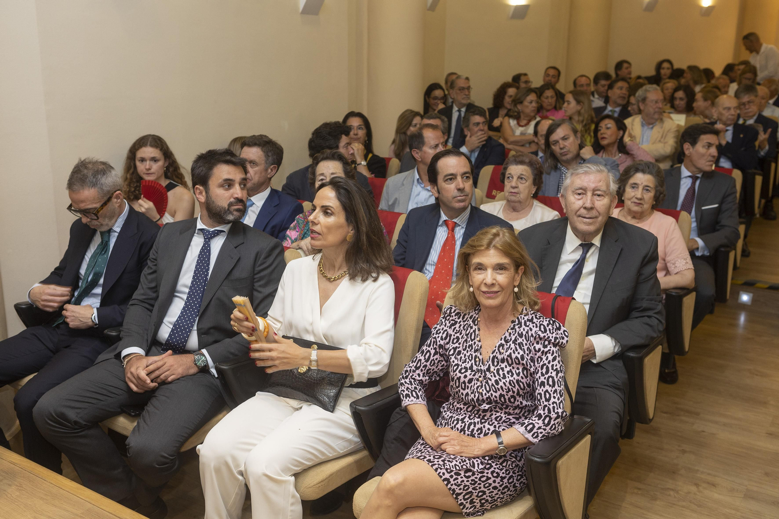 El penalista Francisco Baena Bocanegra recibe la medalla al mérito de la Abogacía Española. El penalista Francisco Baena Bocanegra recibe la medalla al mérito de la Abogacía Española.