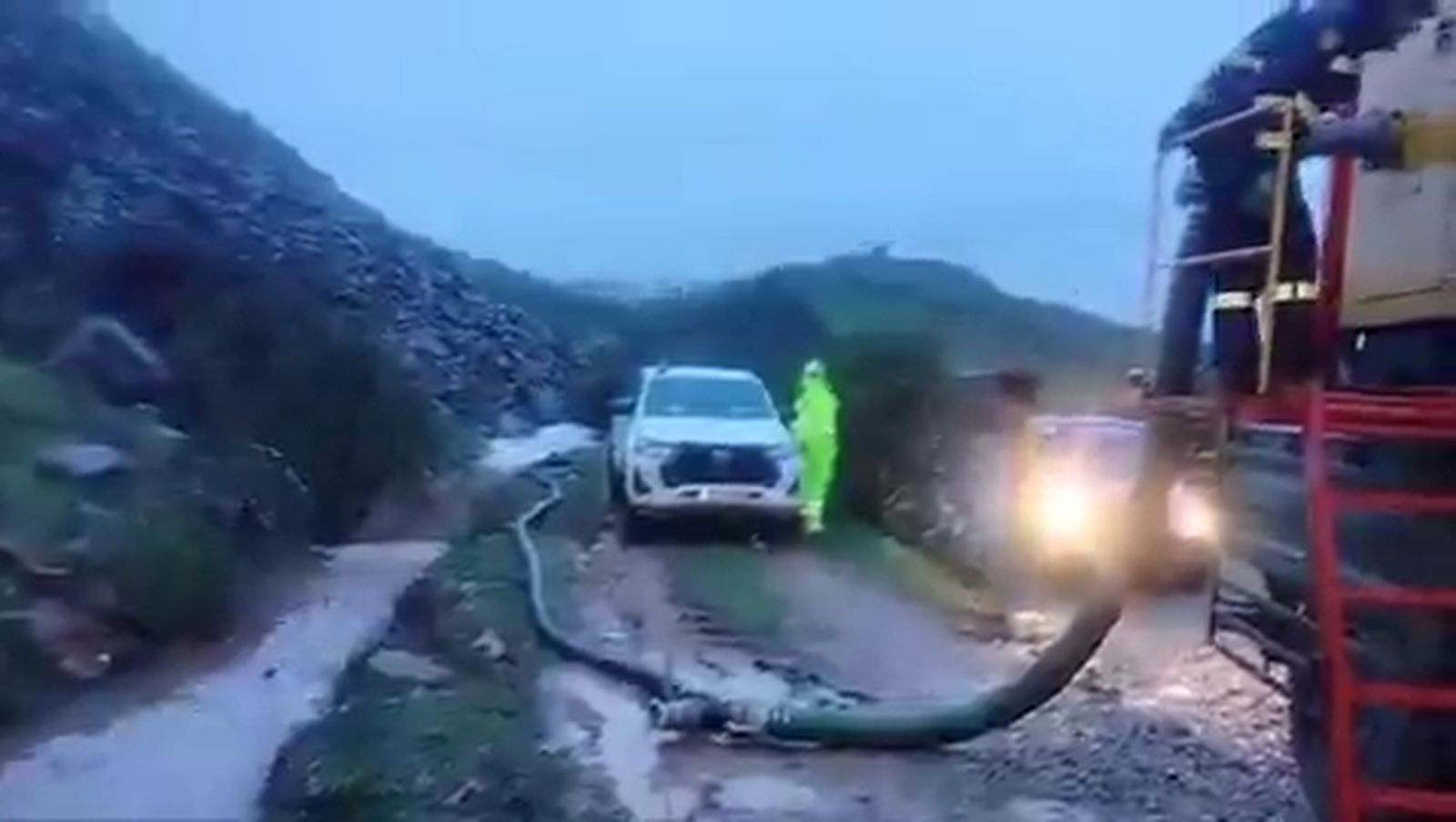 La UME trabaja en Aznalcóllar para evitar la llegada de aguas contaminadas al embalse
