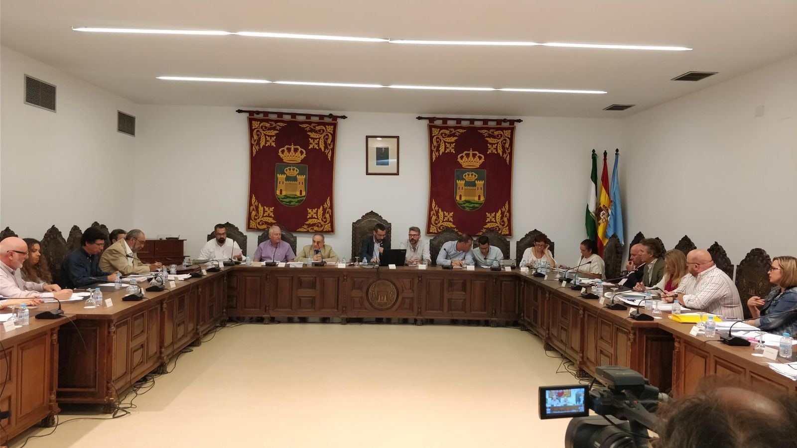 Un instante del pleno celebrado ayer.