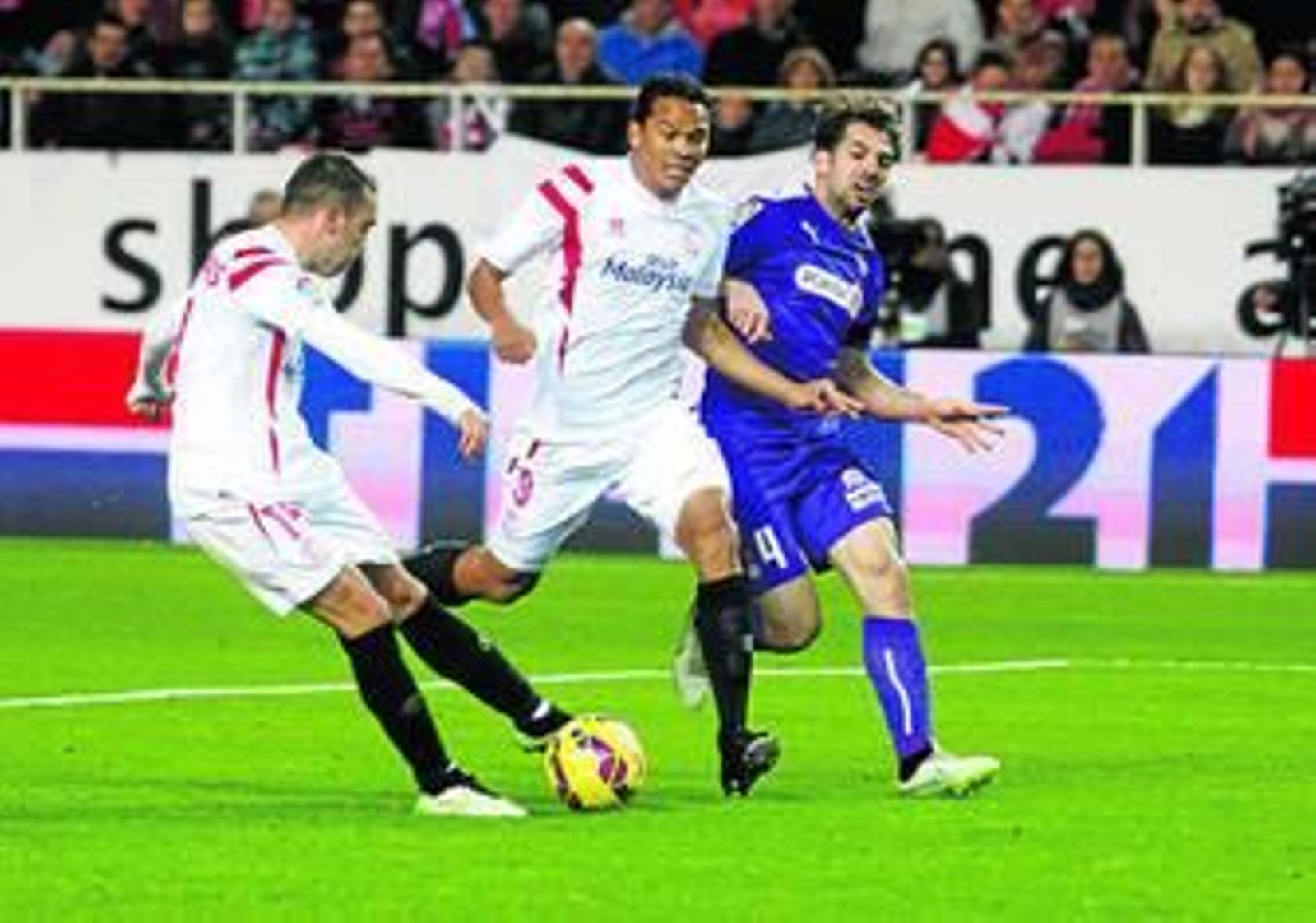 Iago Aspas logra el 3-2 definitivo en el minuto 89 de partido con este zurdazo cruzado al que no pudo llegar Pau López.