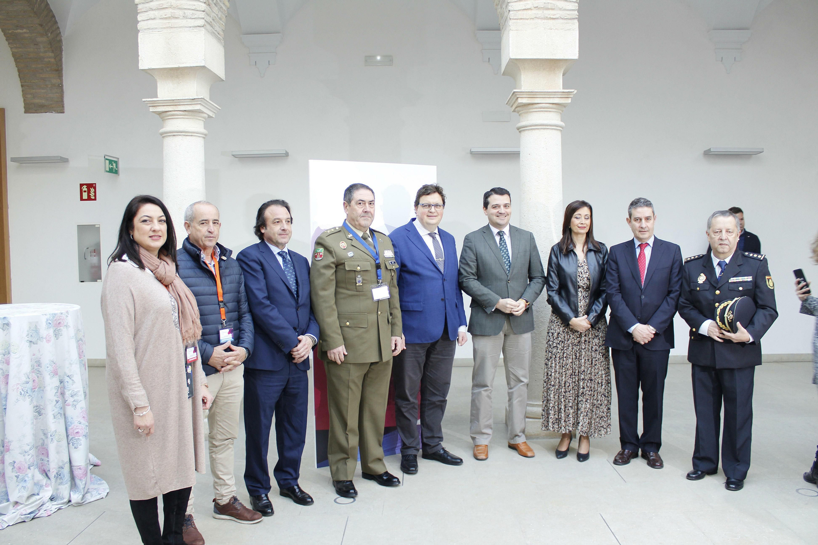 Foto de familia de la inauguración del encuentro.