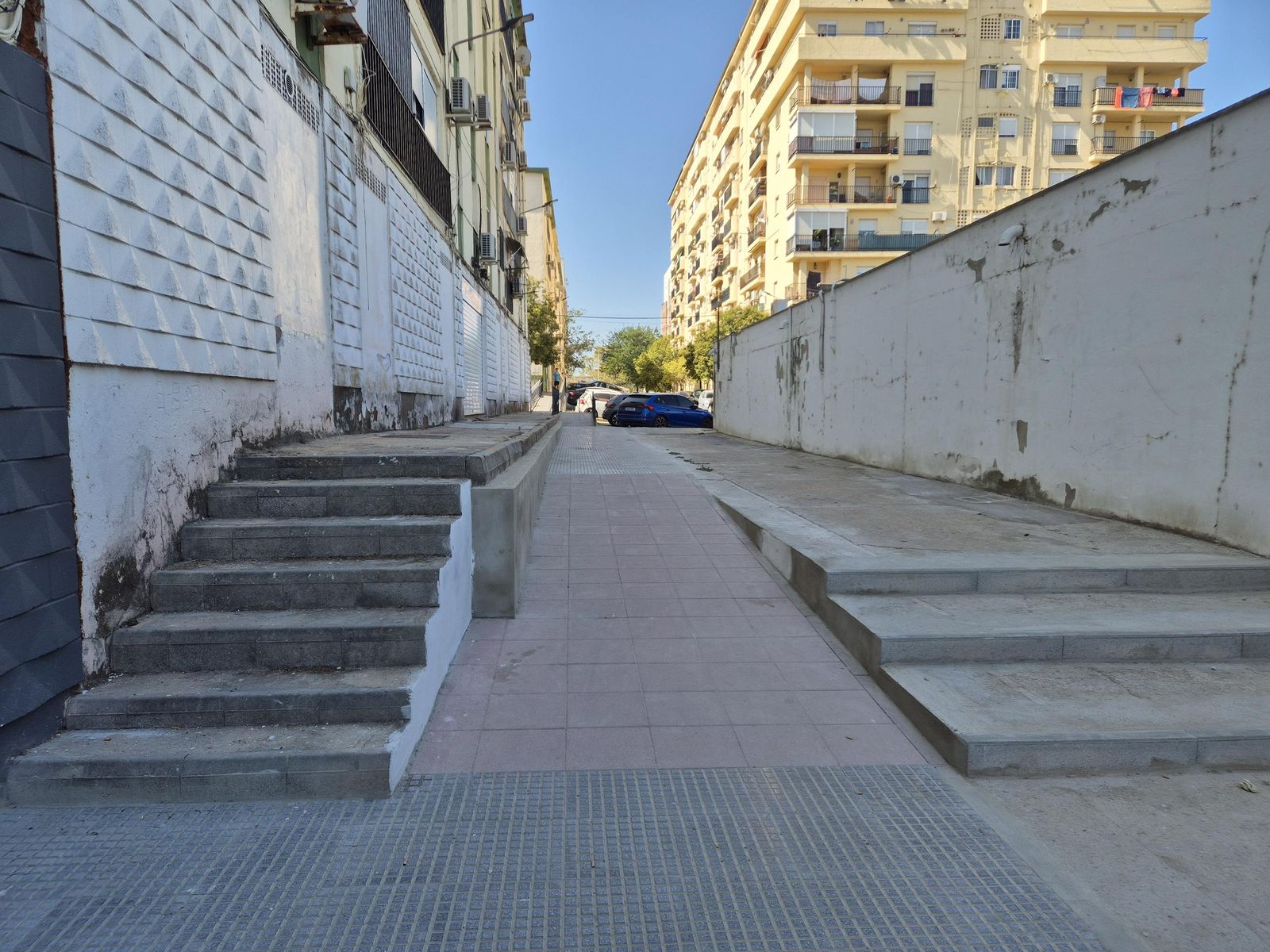 La trasera de la calle Legión Española, después de las obras.
