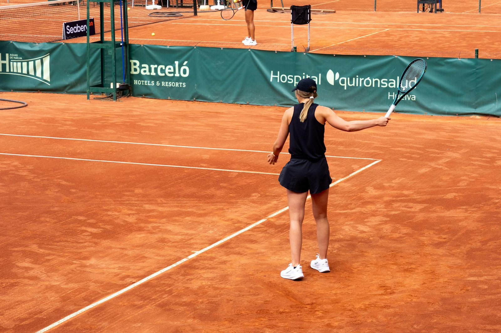 Imágenes del Clinic con Paula Badosa, Jessica Bouzas y los alumnos de la escuela del Real Club Recreativo de Tenis de Huelva  