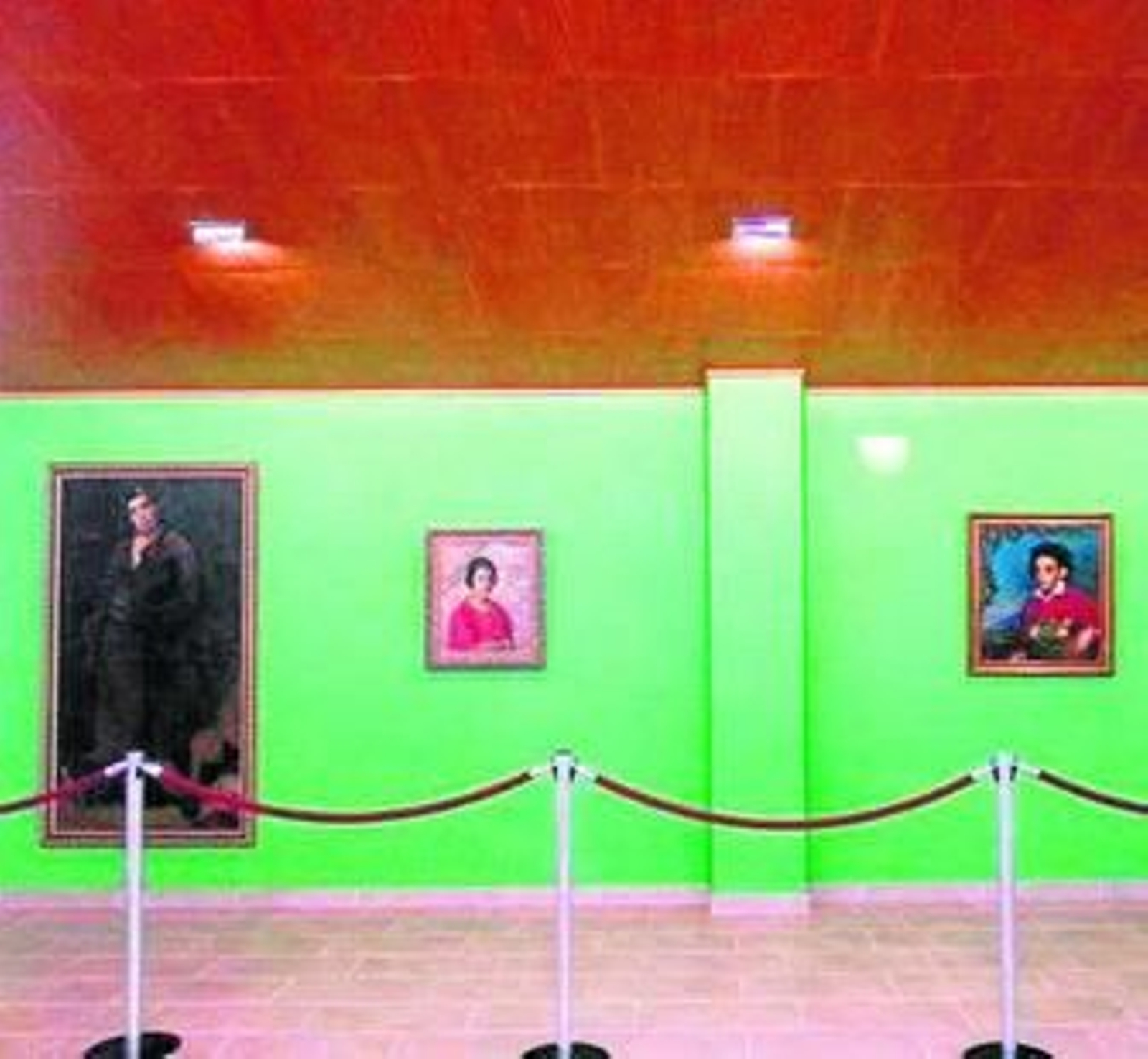 Tres de las cuatro obras de Martín Estévez que formaron parte de la muestra. Tres de las cuatro obras de Martín Estévez que formaron parte de la muestra.