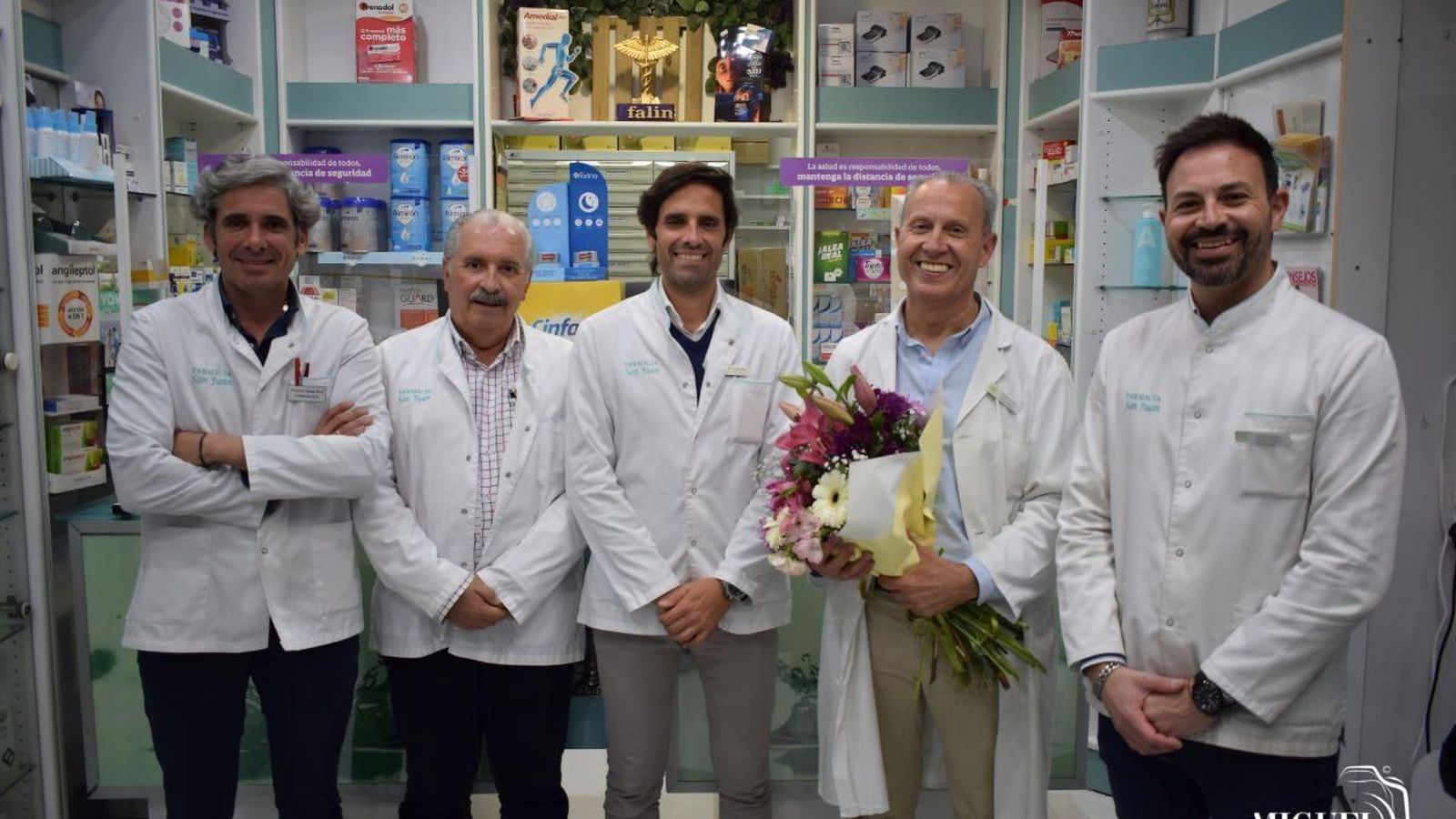 Rafael, junto a sus compañeros.