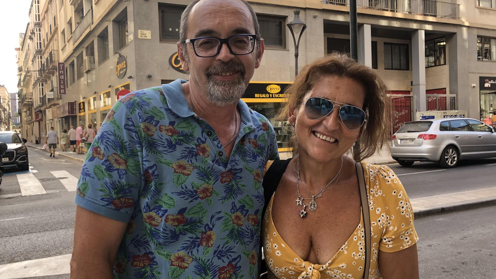 Mª Ángeles Sicilia y Francisco González confiesan que nunca han dejado de usar la mascarilla.