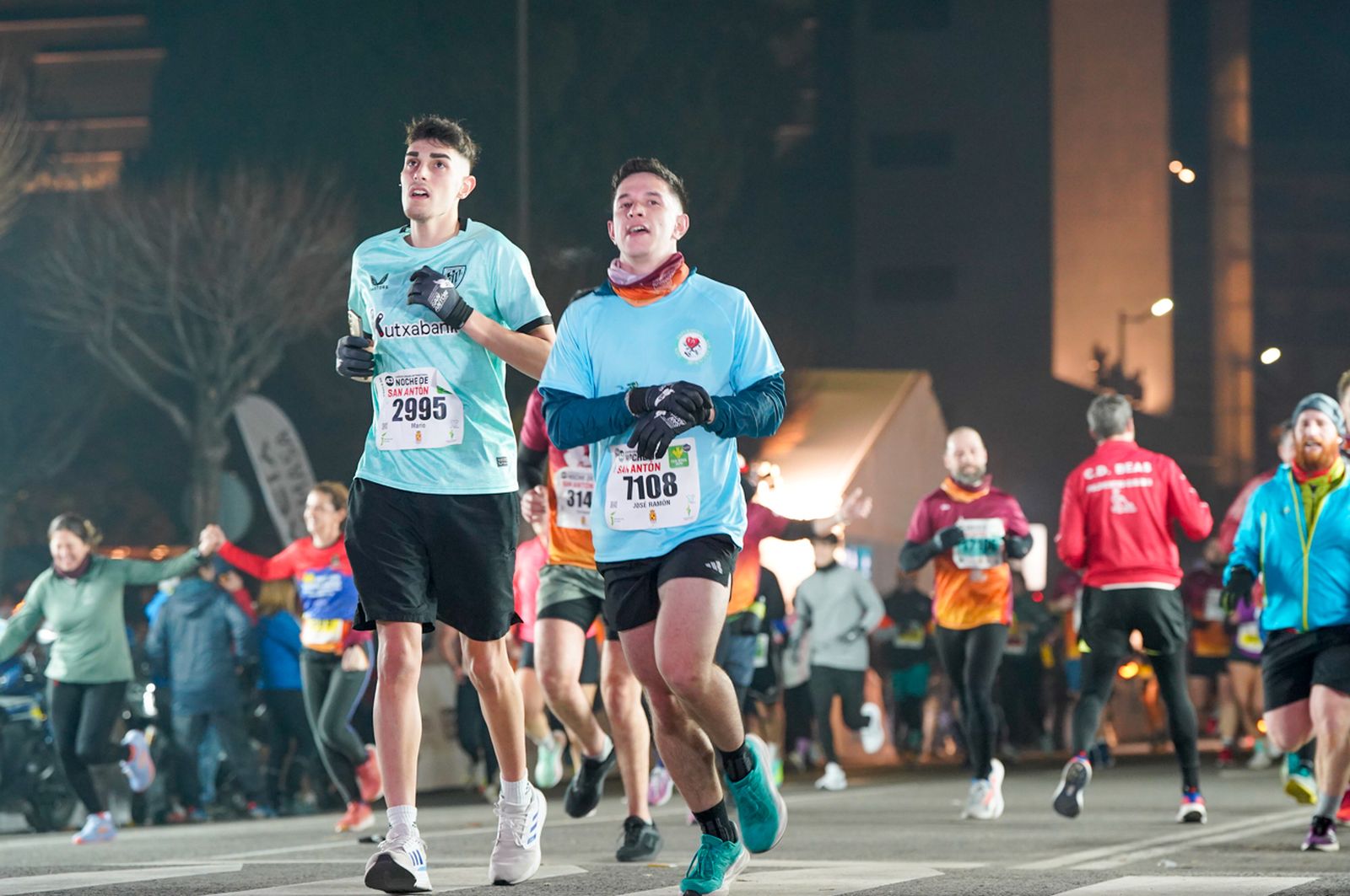 En imágenes: búscate en tu llegada a meta de la Carrera de San Antón 2026 (13)