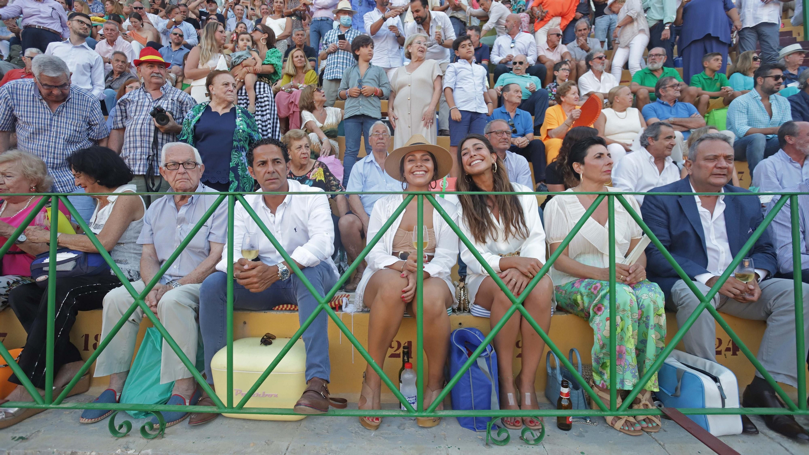 Ambiente en la corrida del viernes de la Feria de La Línea