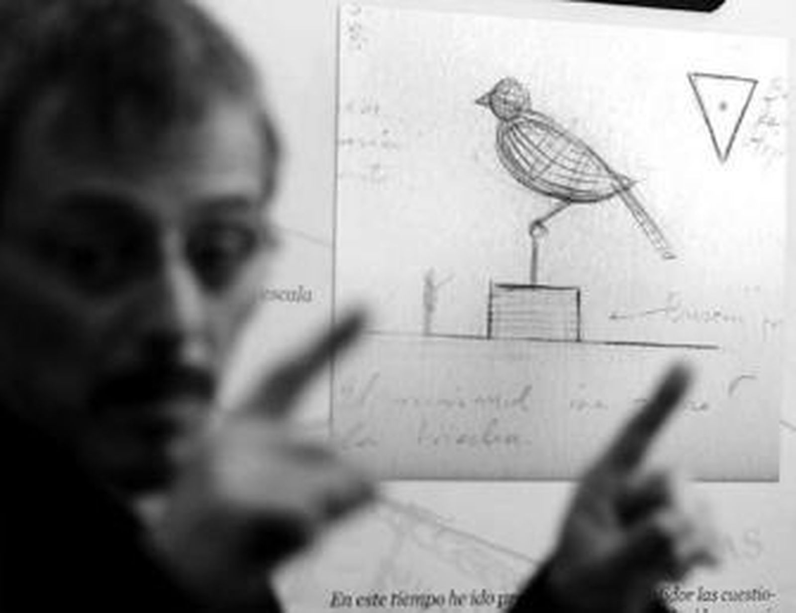 El artista Luis Quintero, en la presentación del boceto del monumento.