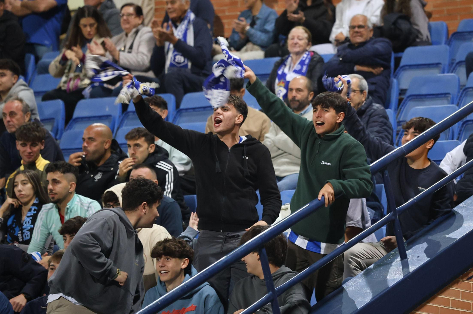 Búscate en las gradas del Nuevo Colombino en el Recre-Algeciras
