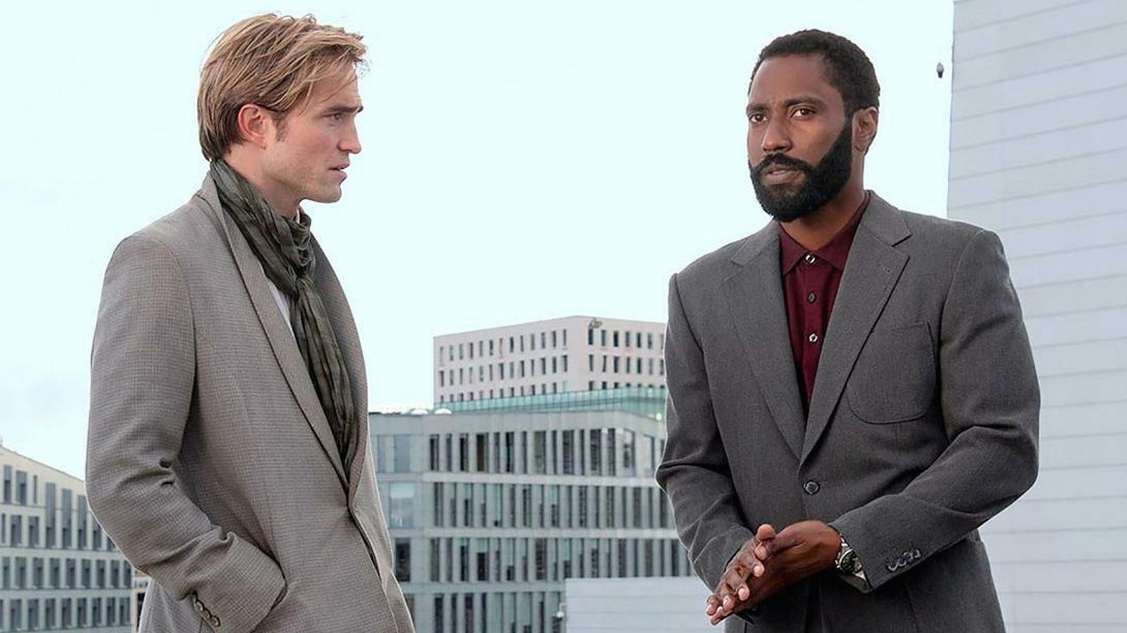 Robert Pattinson y John David Washington, en 'Tenet', de Nolan.