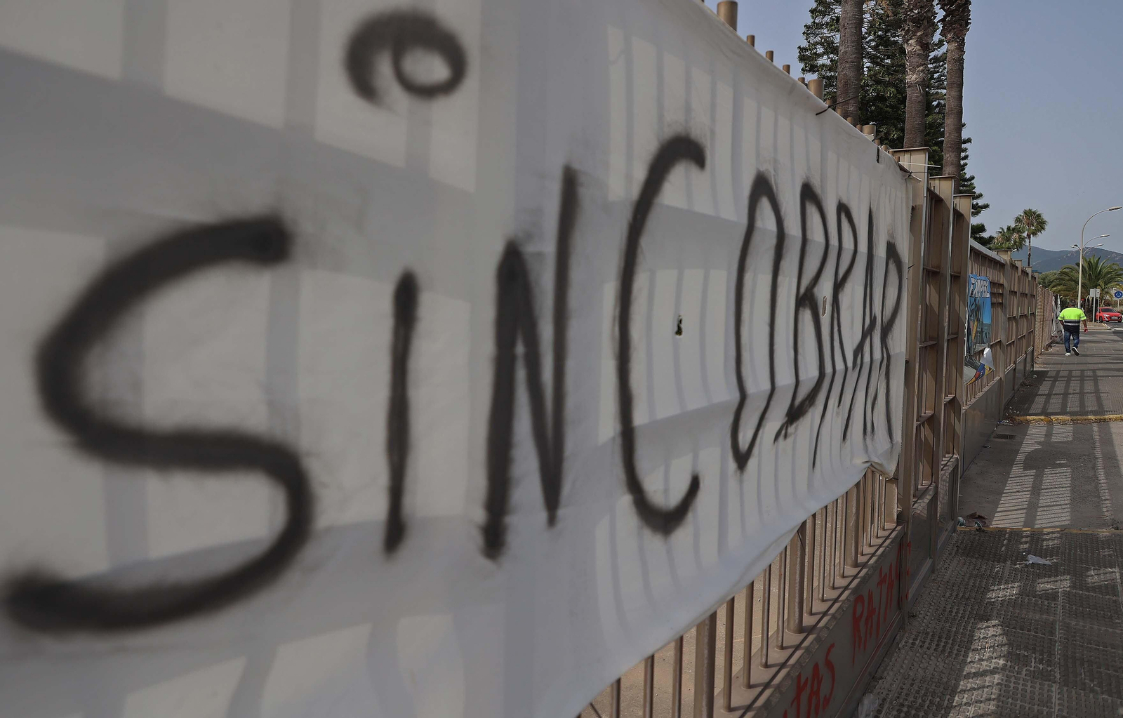 Imágenes de la asamblea de los huelguistas de Acerinox