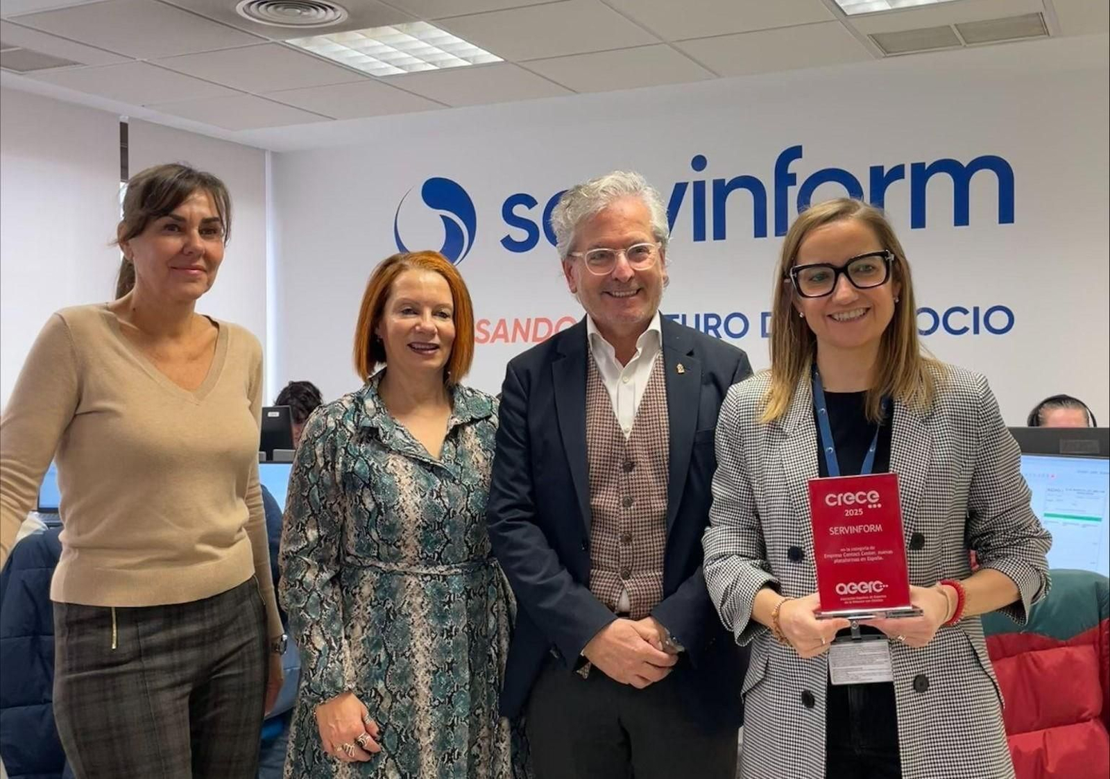 Entrega del premio Crece a Servinform