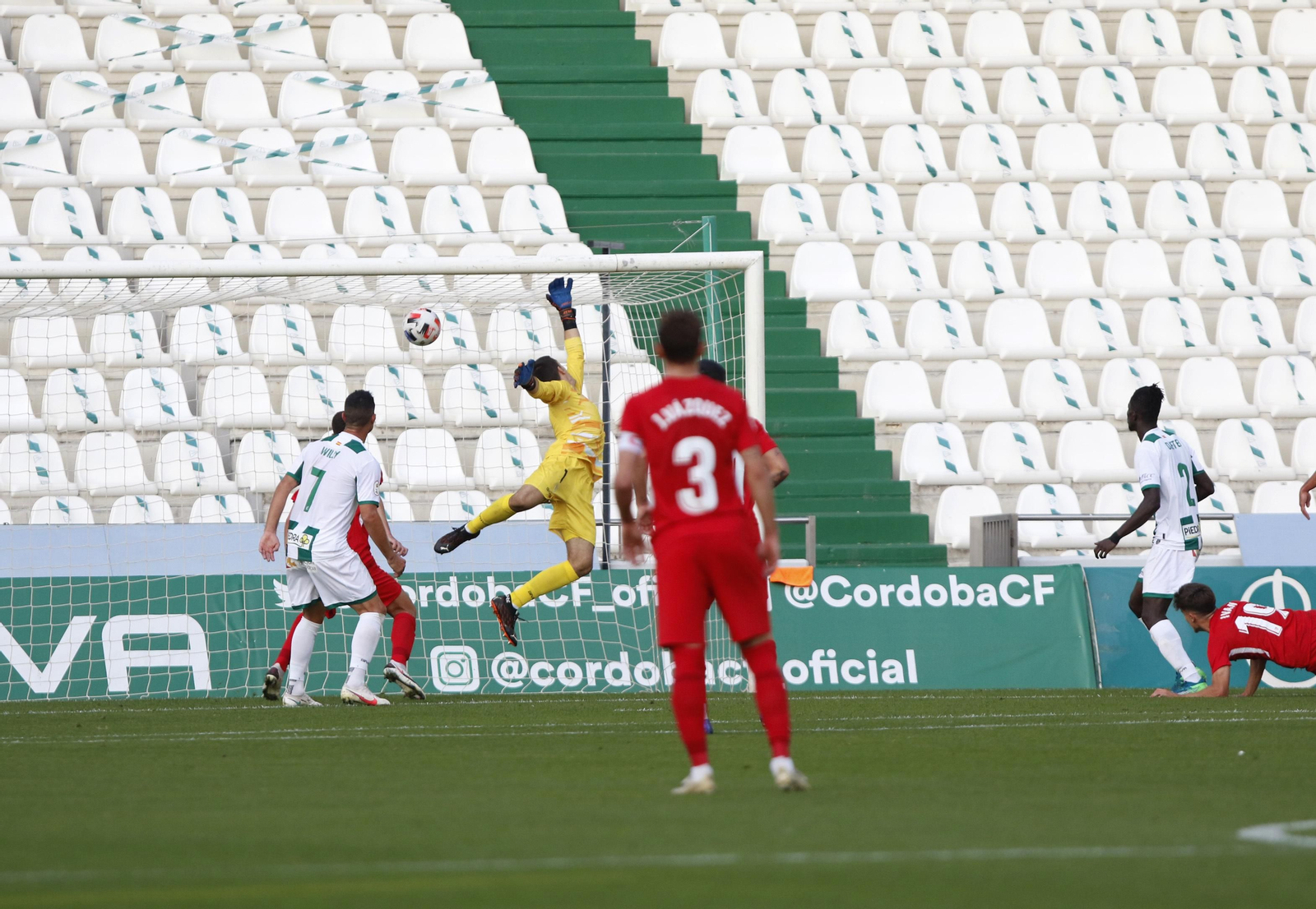 Las imágenes de la derrota del Córdoba CF ante el Sevilla Atlético