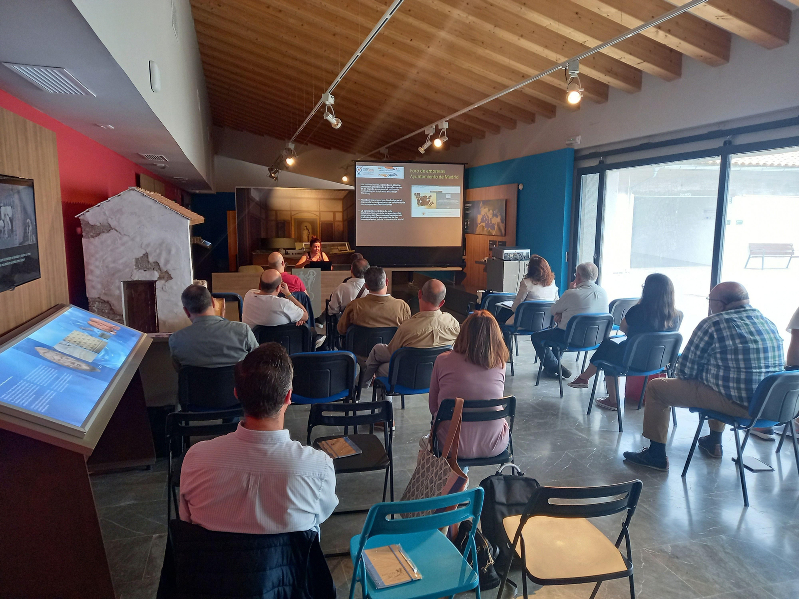 Una de las conferencias del encuentro.