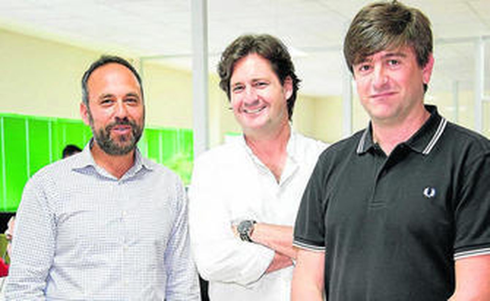 Los trabajadores pueden llevar a sus mascotas al trabajo, como se aprecia en la imagen.