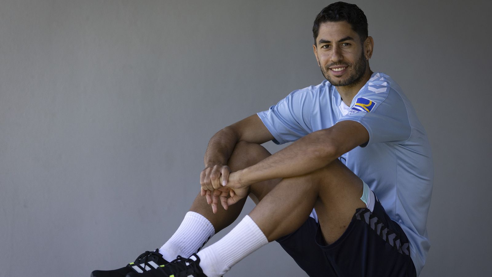 Ayoze posa sonriente.