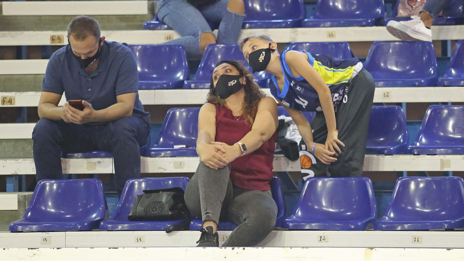 Las mejores fotos del UDEA - ULB de la Copa Diputación