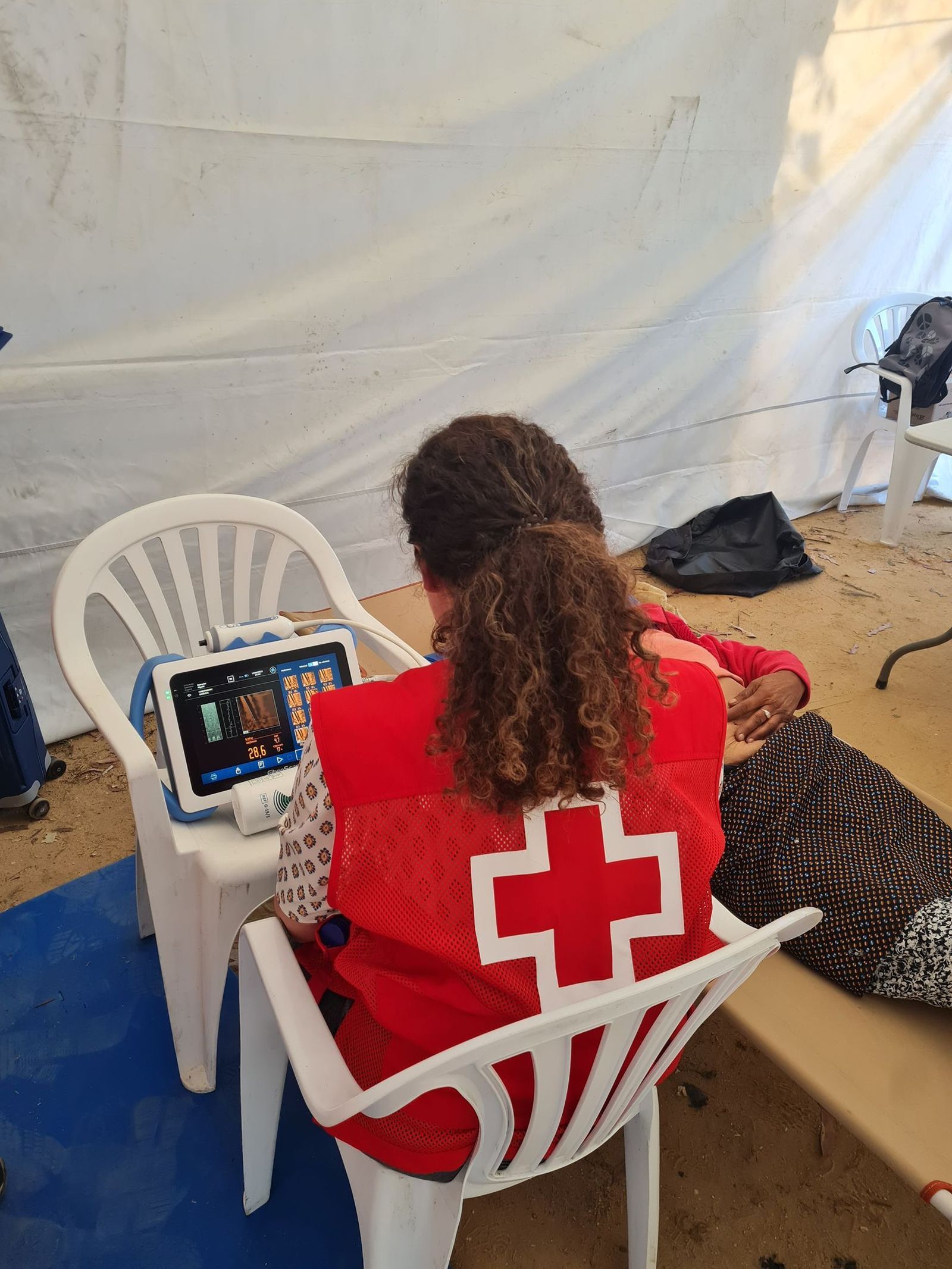 Acercan el cribado de hepatitis C a los asentamientos de inmigrantes de Huelva, en imágenes