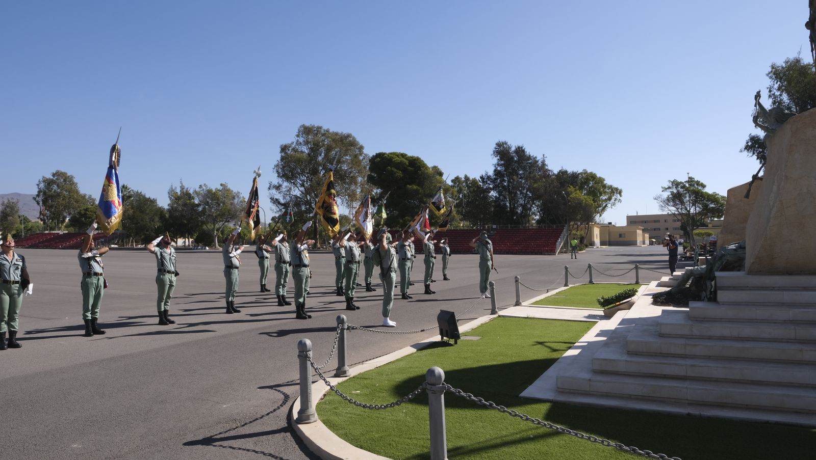 Imágenes de la visita de la Ministra de Defensa Margarita Robles a la Brigada Alfonso XIII de La Legión