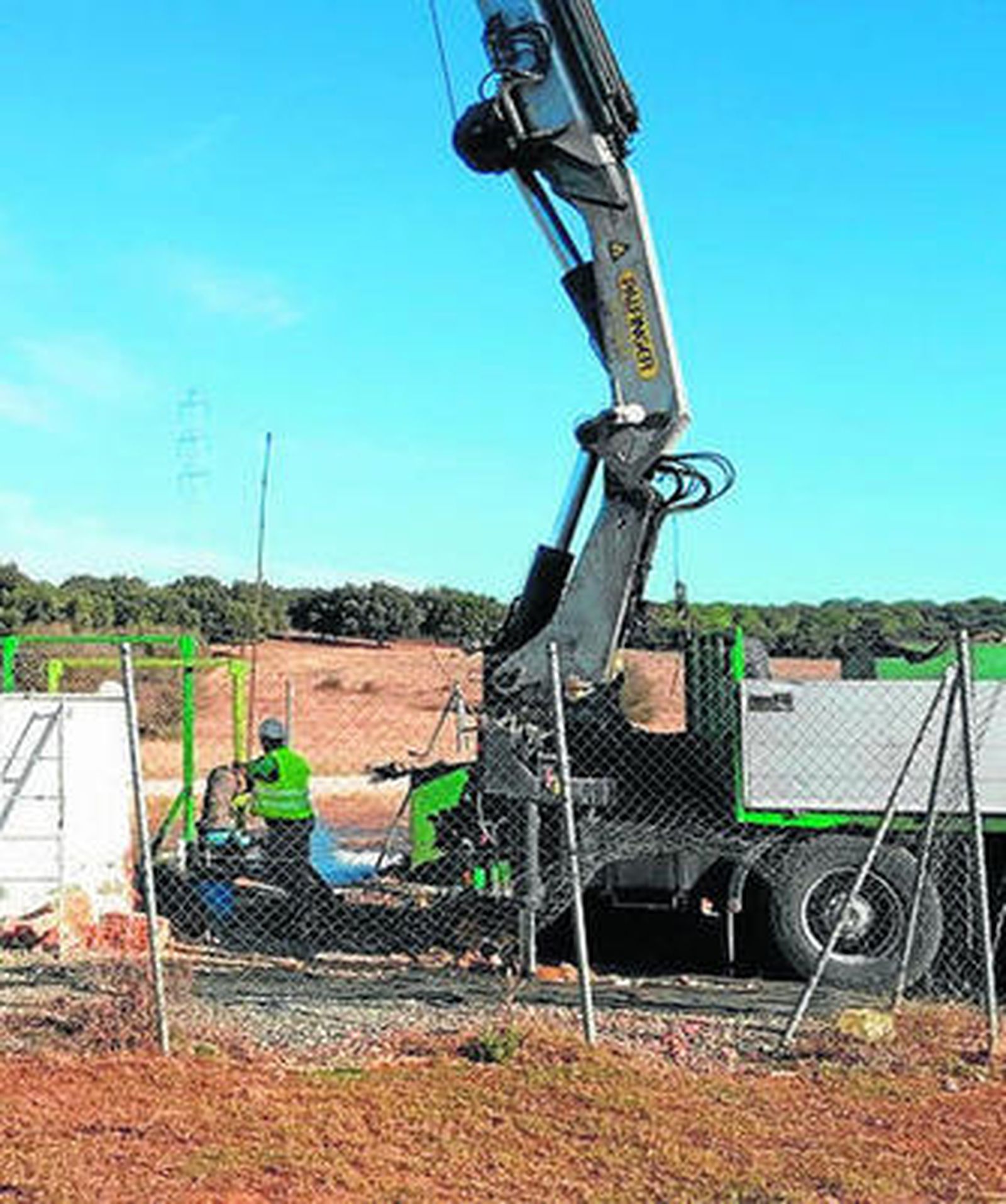 Un operario lleva a cabo obras en Majarambú.