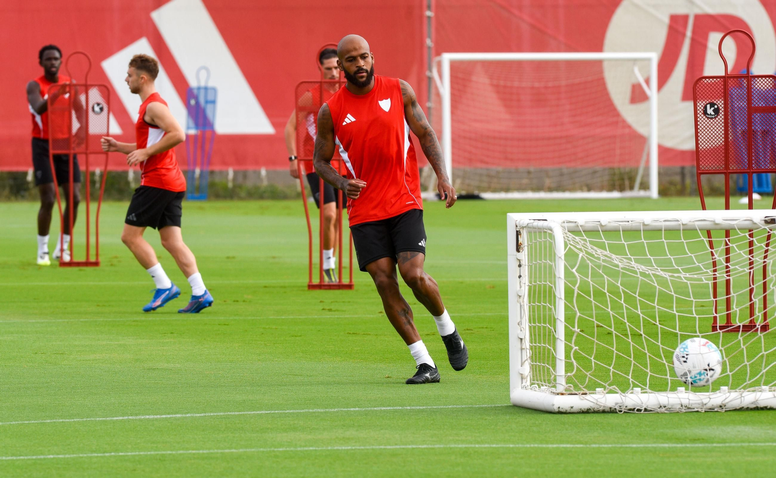 Marcao, con Nianzou y Peque al fondo, es uno de los que podría rebajarse la ficha.
