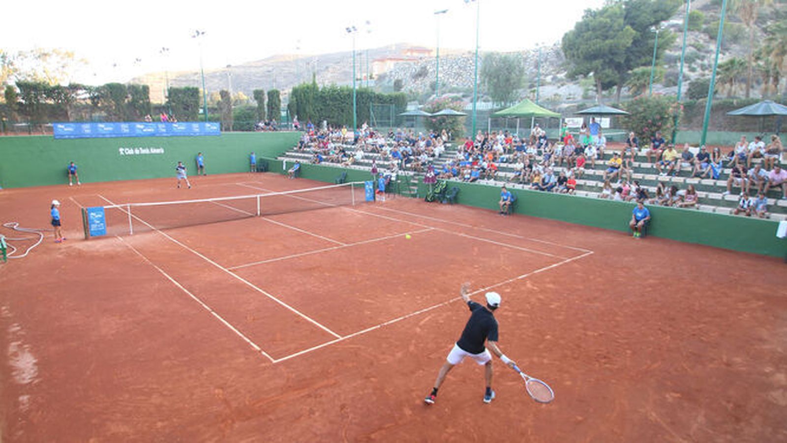 Dos jugadores disputan un partido durante la edición del pasado año.