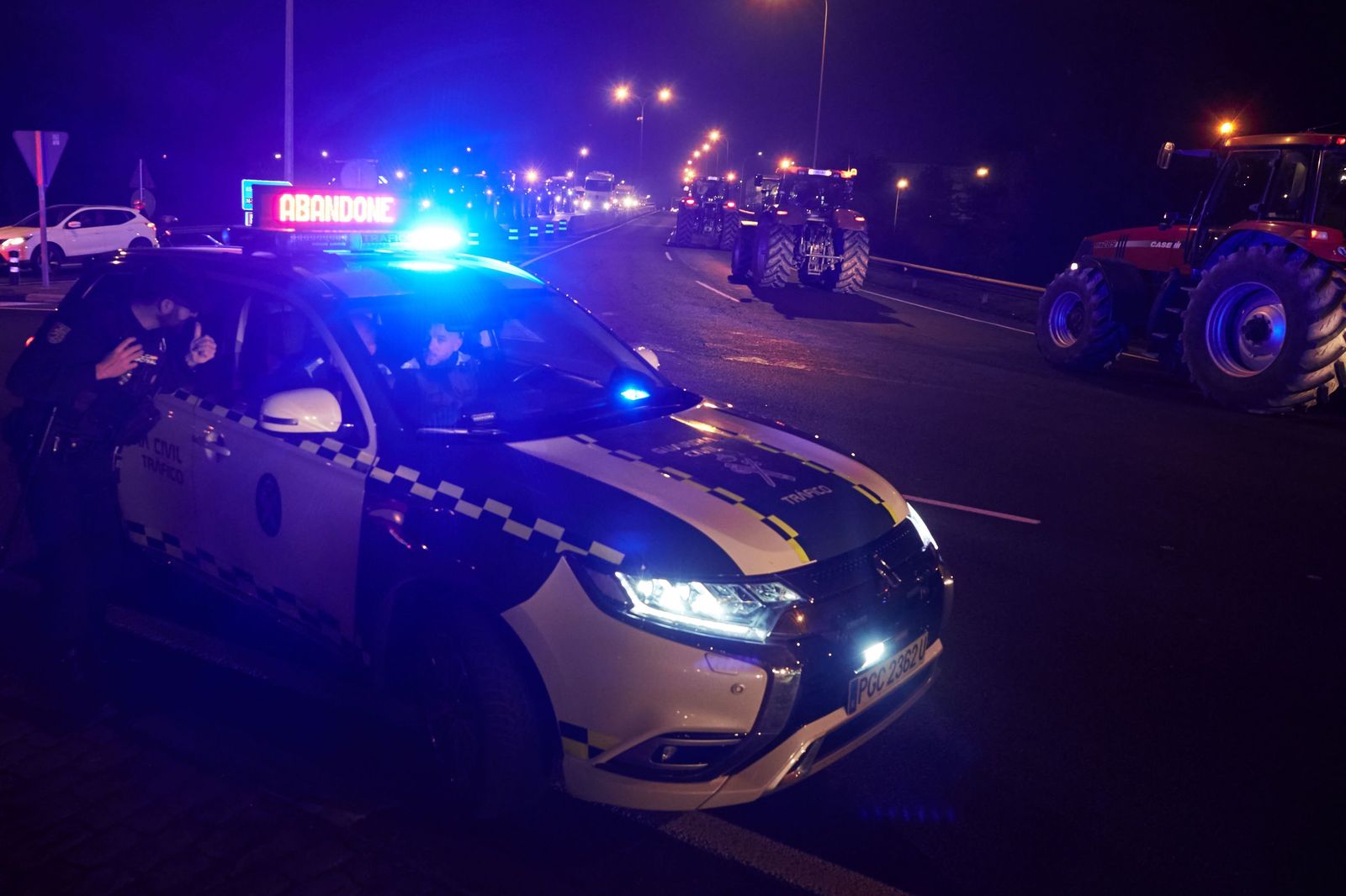Las imágenes de la tractorada por las carreteras españolas: el campo para las principales vías