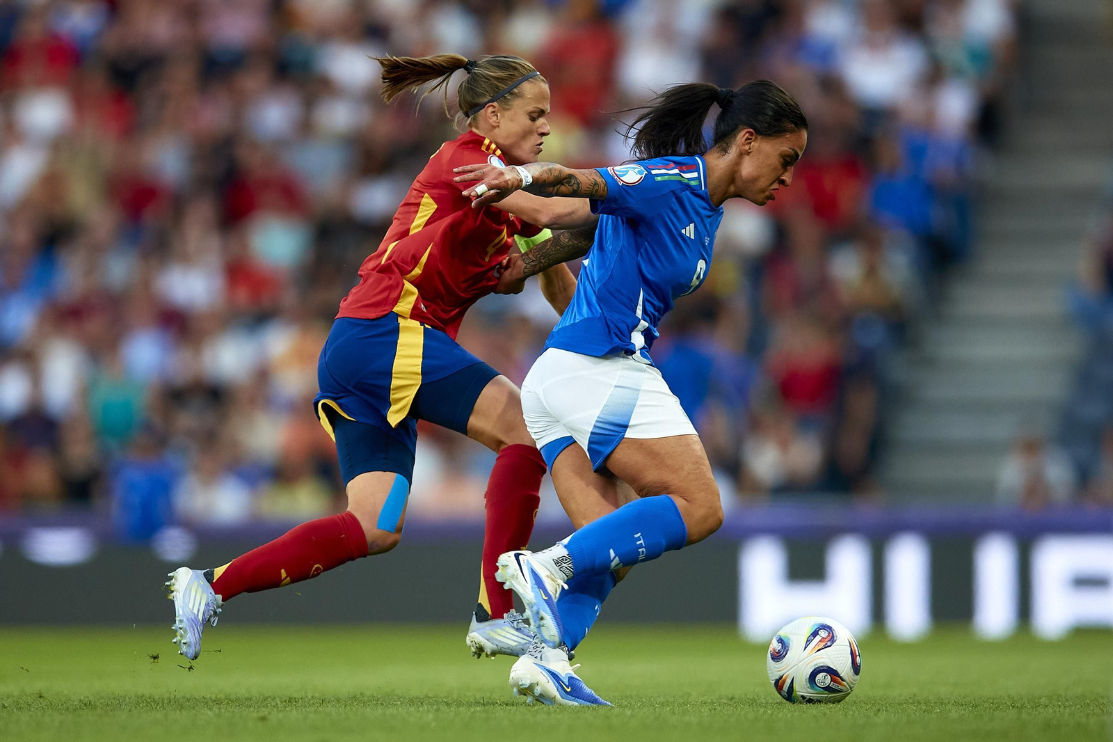 Las fotos del Italia - España de la Eurocopa femenina