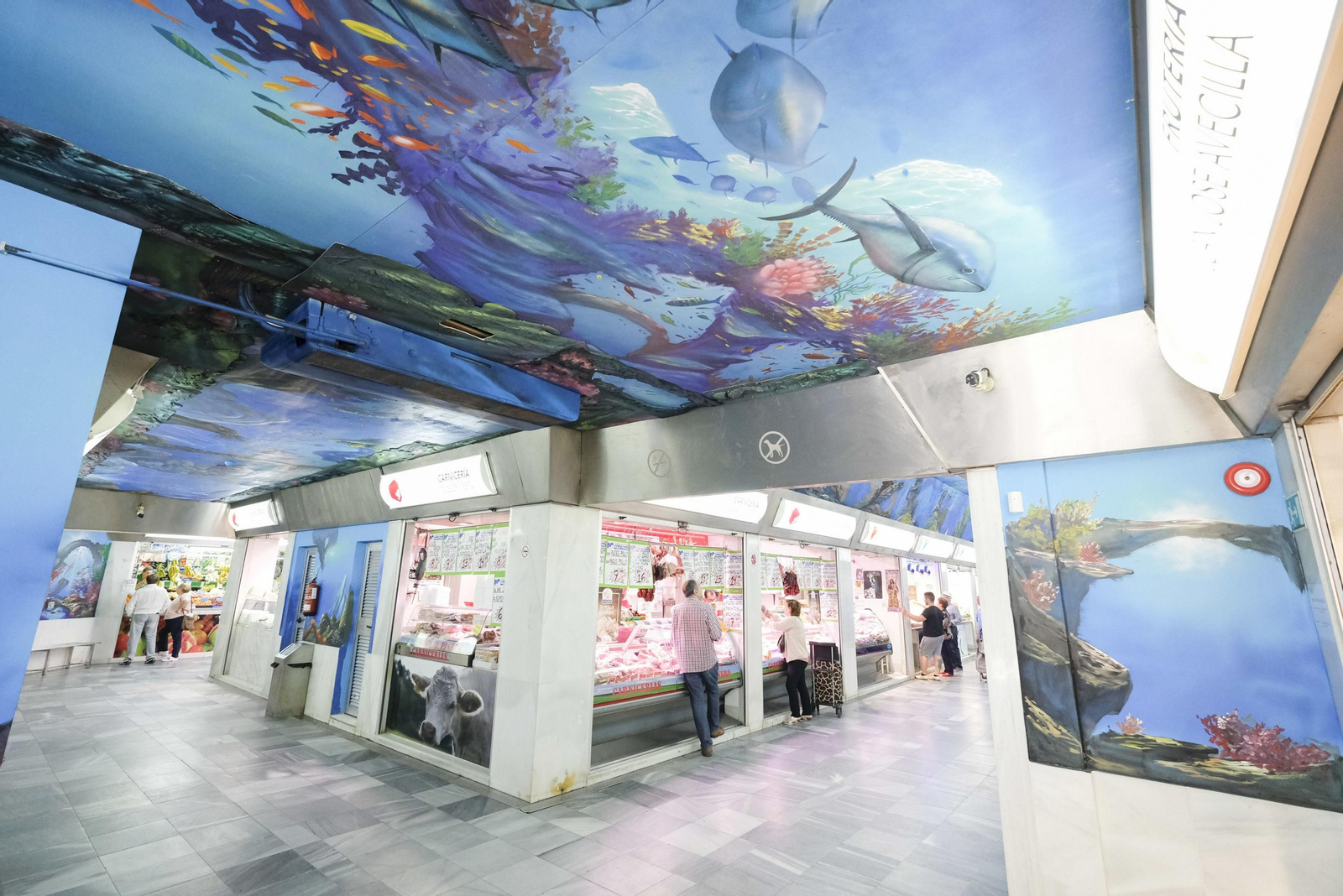 Inaugurada la nueva decoración del mercado Virgen del Rosario