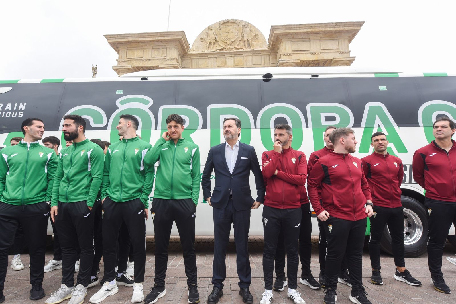 Las mejores fotos de la presentación del nuevo autobús del Córdoba CF