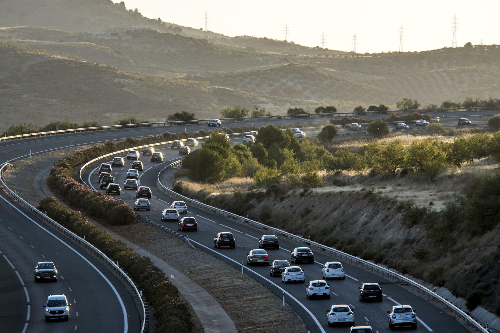 La DGT alerta de "congestión" a lo largo de 20 kilómetros de la A-44.
