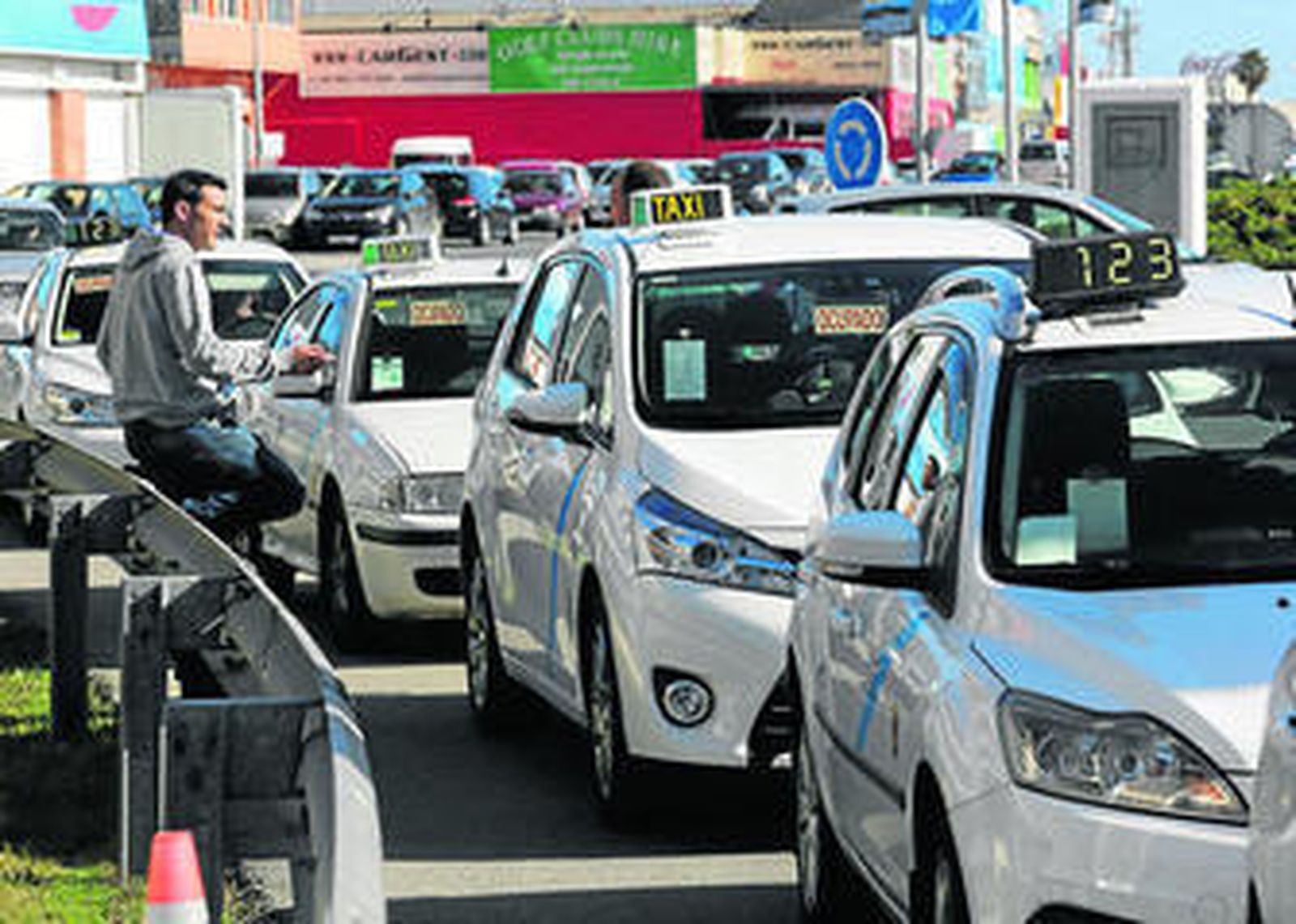 En los últimos meses los taxistas han protagonizado varias movilizaciones contra aplicaciones como Uber.