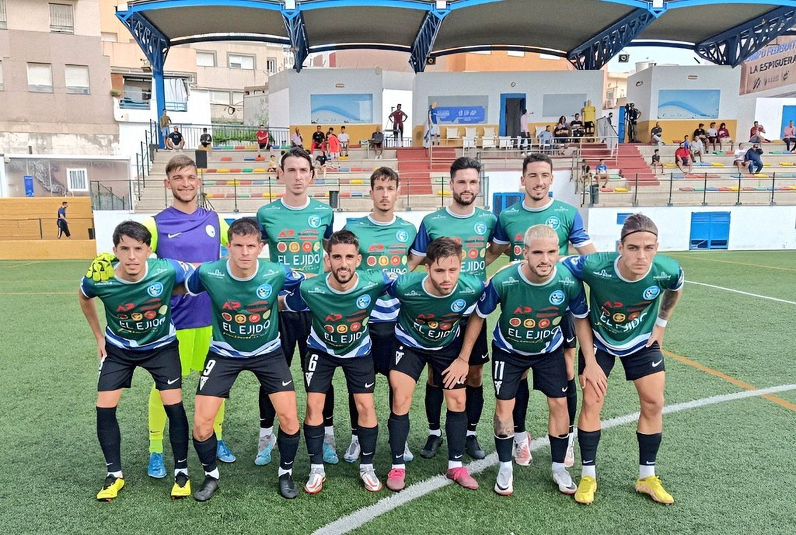 Once del conjunto ejidense, que vistió en esta ocasión de verde, en su partido disputado en Melilla.