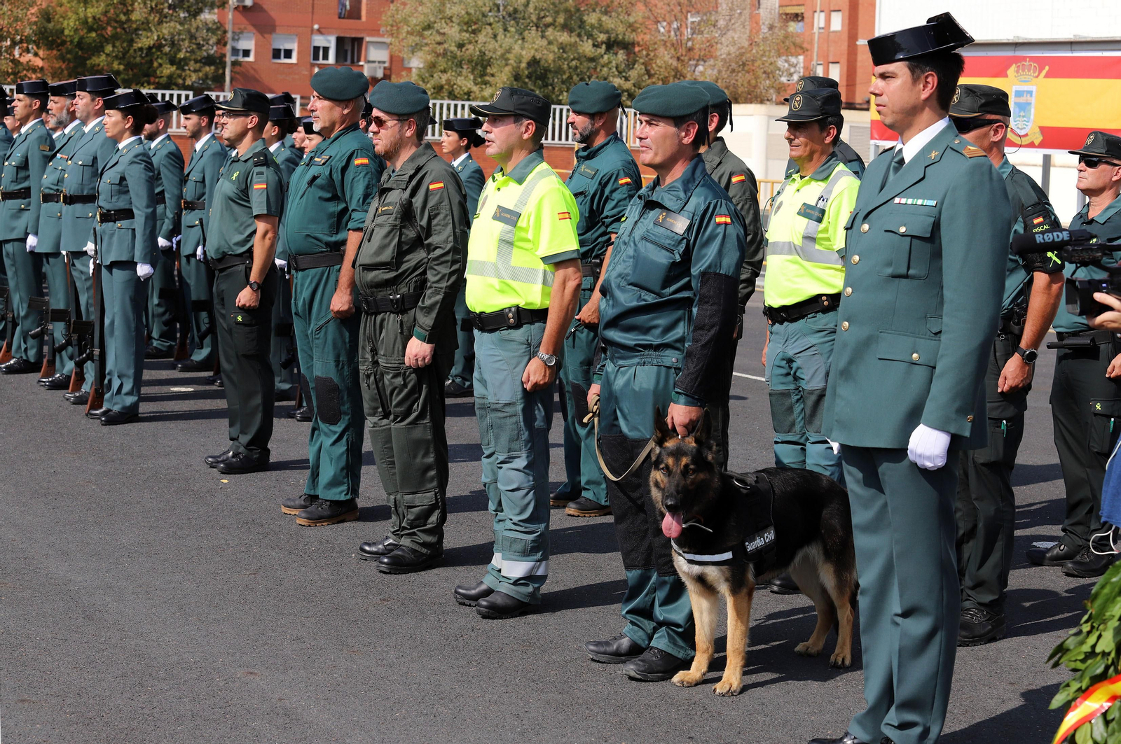 Imágenes de la toma de posesión de Andrés López como coronel jefe de la Comandancia de la Guardia Civil en Huelva