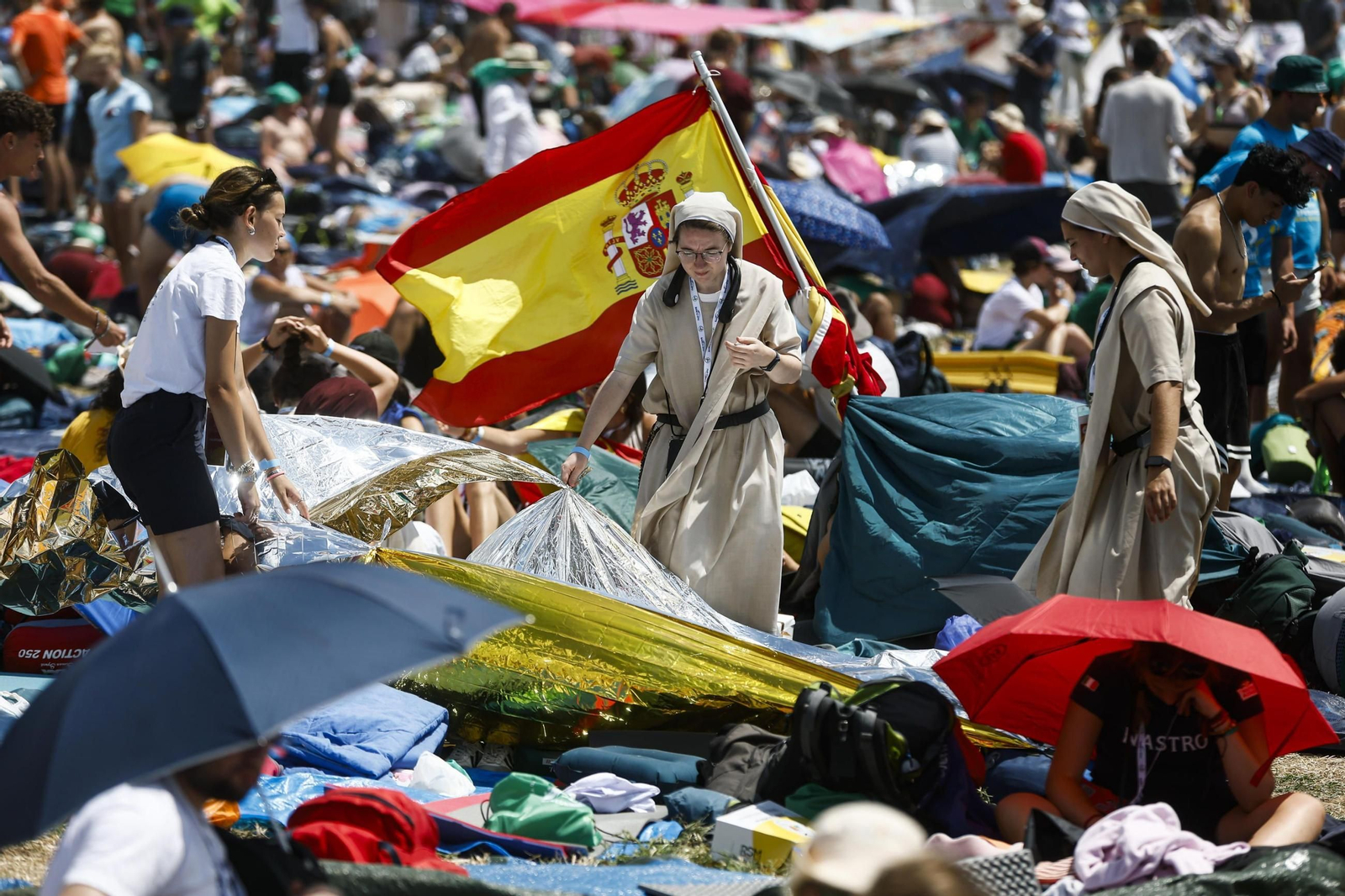 Pope Leo XIV celebrat (14126314).jpg