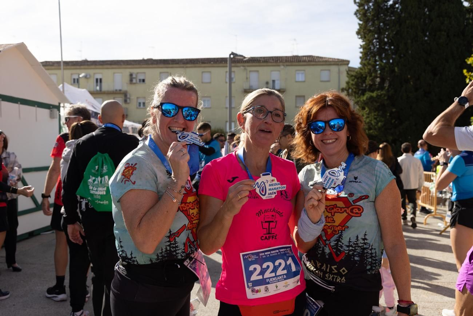 En imágenes: multitudinaria e histórica XXIX Media Maratón 'Ciudad de Jaén' y 10k en memoria de Paco Manzaneda