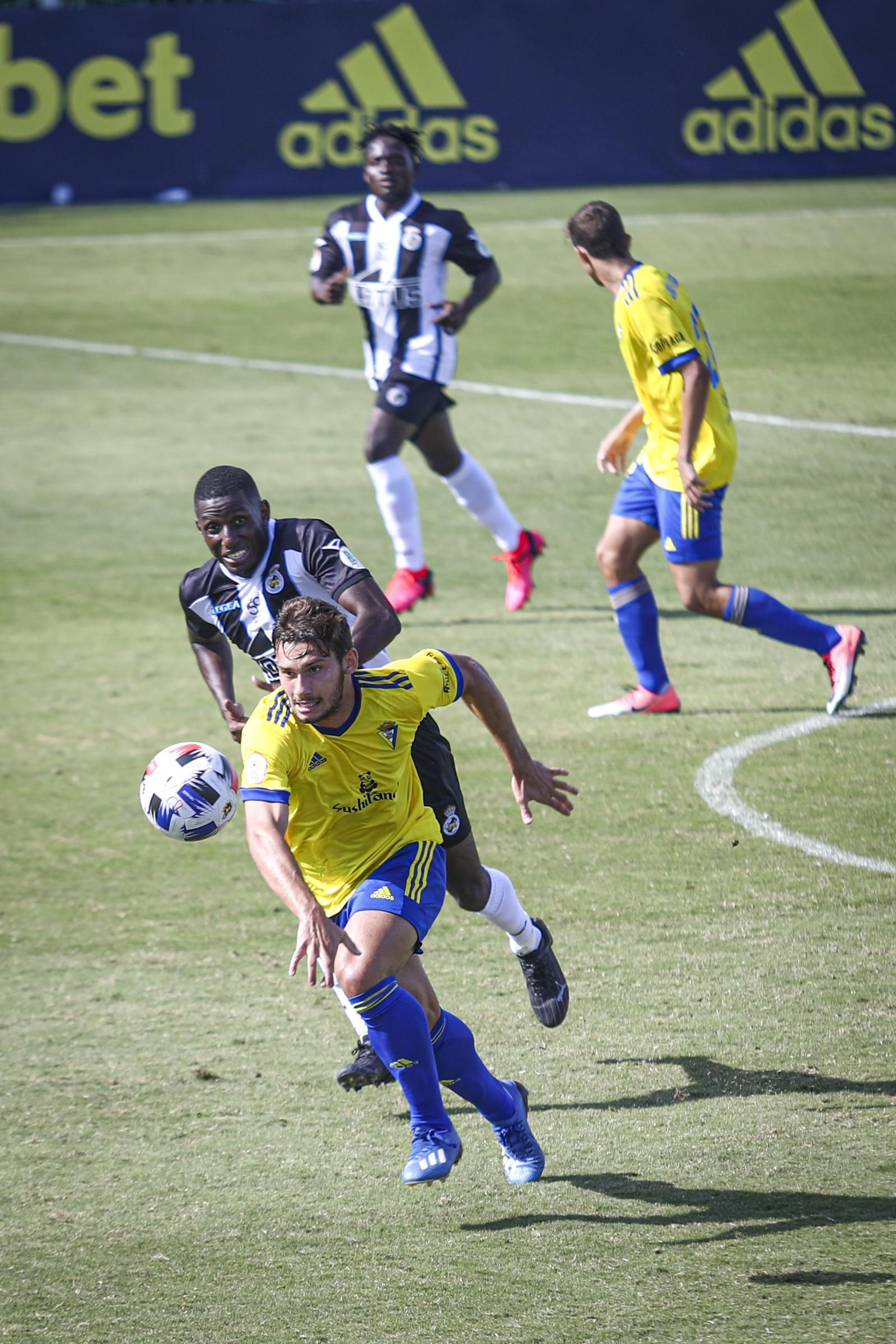Las mejores fotos del Cádiz B-Real Balompédica (1-2)