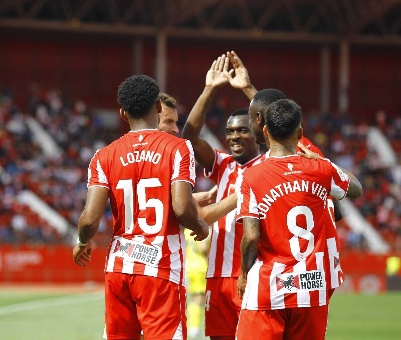 Langa, Lopy, Baptistao y Viera festejan con Lozano su estreno goleador como rojiblanco