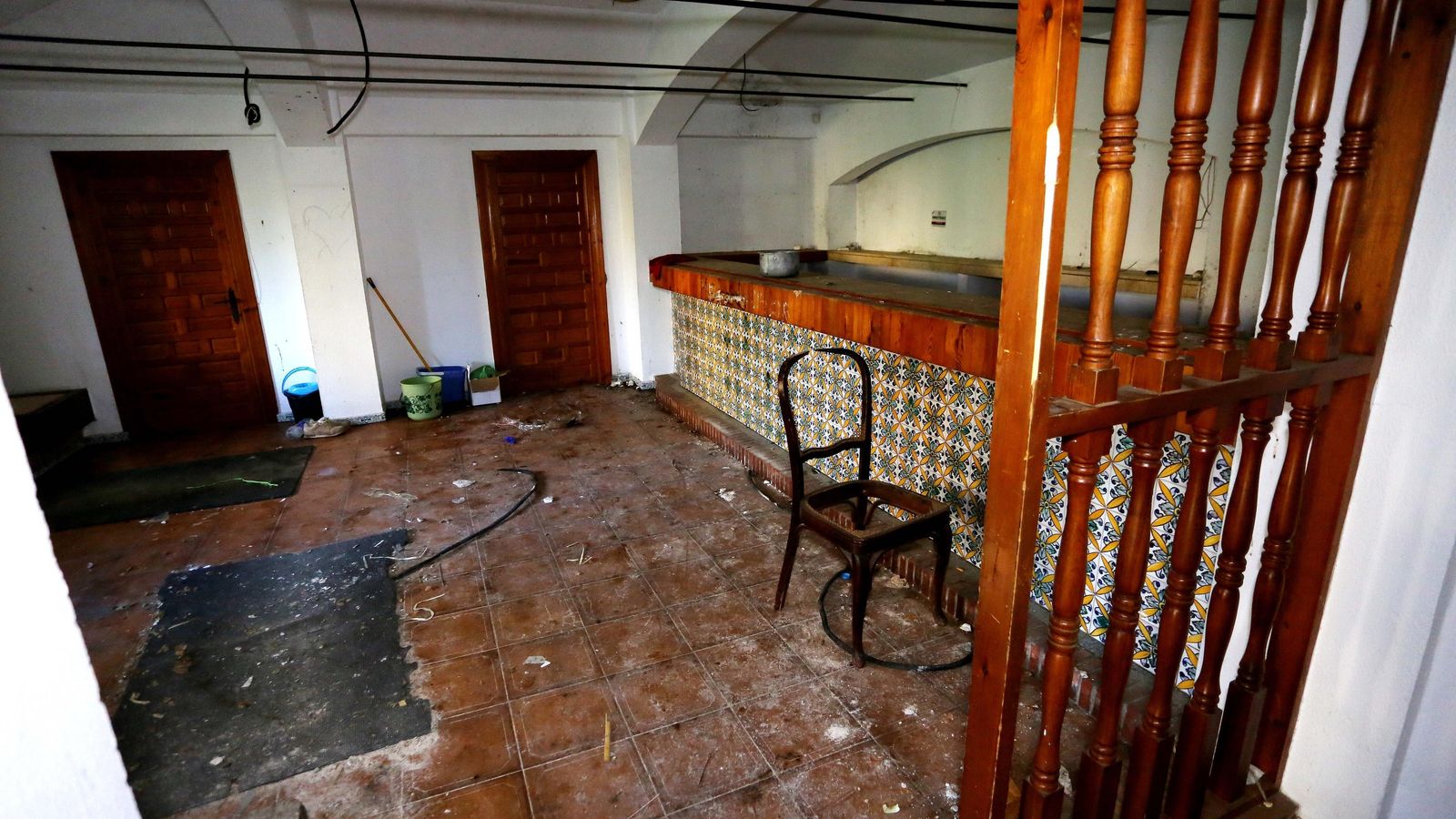 Interior del restaurante El Bosque tras haber sufrido algunos saqueos meses atrás.
