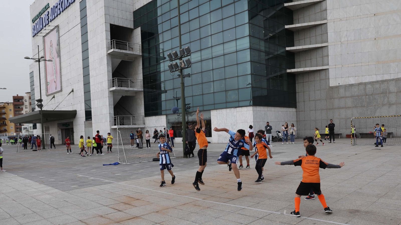 Las fotos de la jornada de balonmano calle