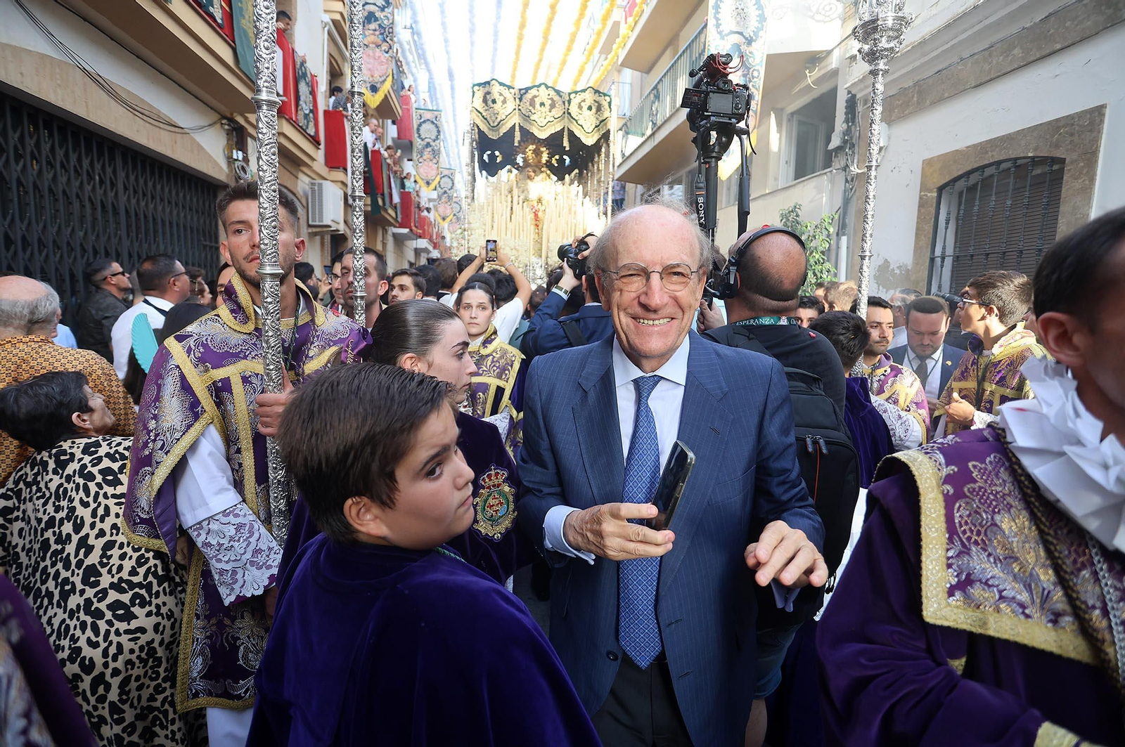 Imágenes de la procesión extraordinaria de la Virgen de la Esperanza por las calles de Huelva