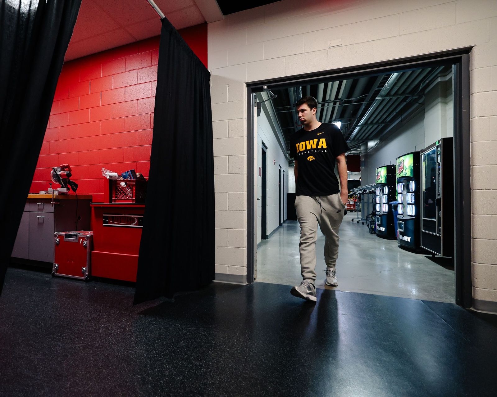 NCAA: Álvaro Folgueiras, partido completo con derrota