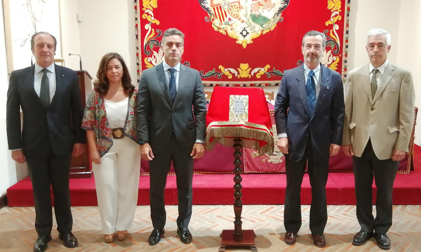 De izquierda a derecha, Joaquín Guajardo-Fajardo y Carmona, Helena Ruiz,  José Manuel Flores, Marcelo Maestre León  y Juan Manuel Macías.