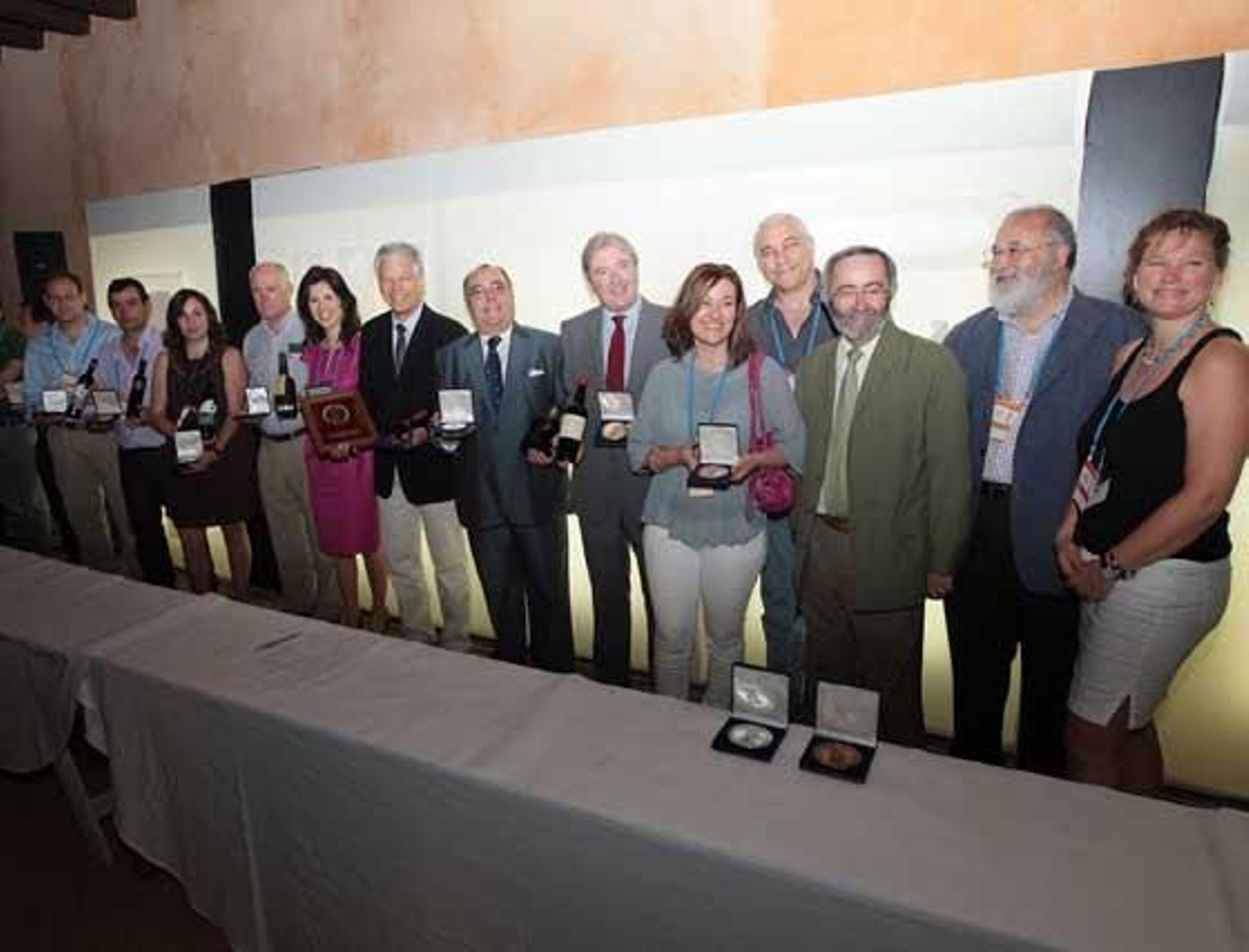 Un momento de la entrega de premios celebrada ayer en el transcurso de Vinoble 2010.

Foto: Miguel Angel Gonzalez