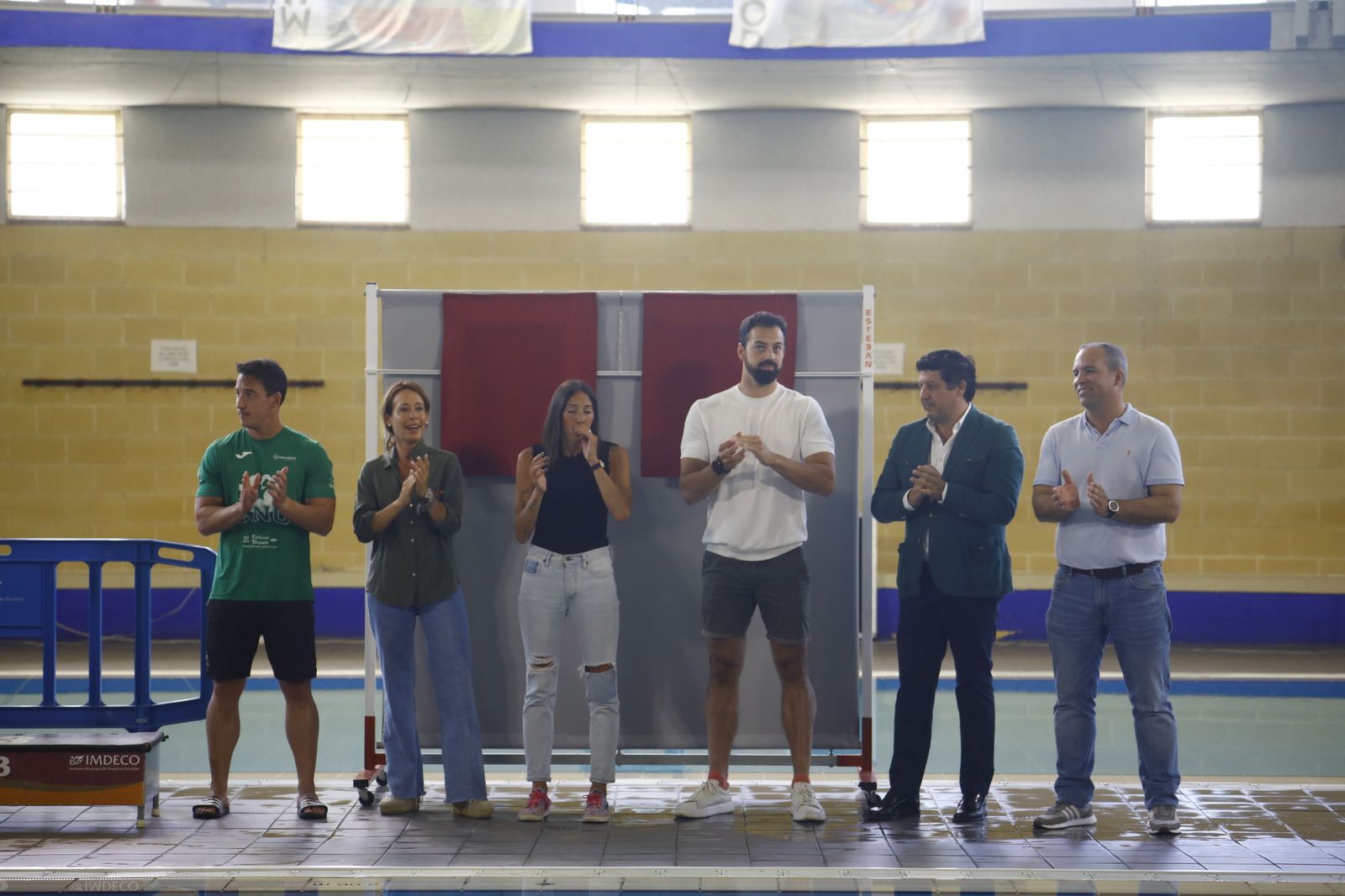 El homenaje de Córdoba a los nadadores Rafa Muñoz y Belén Domenech, en imágenes