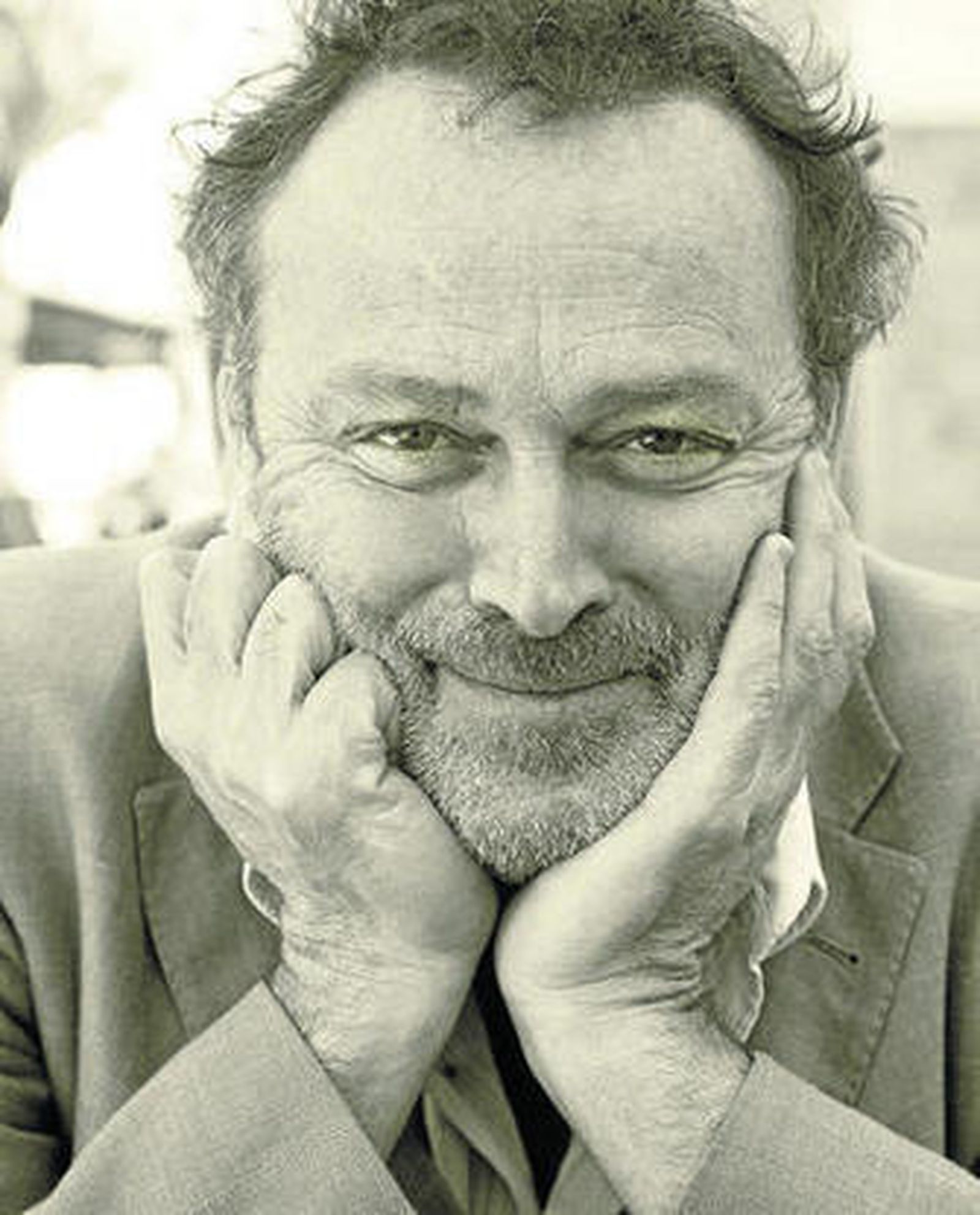 Pablo Carbonell presenta en el cordobés Golden Club 'Cantos Regionales'.