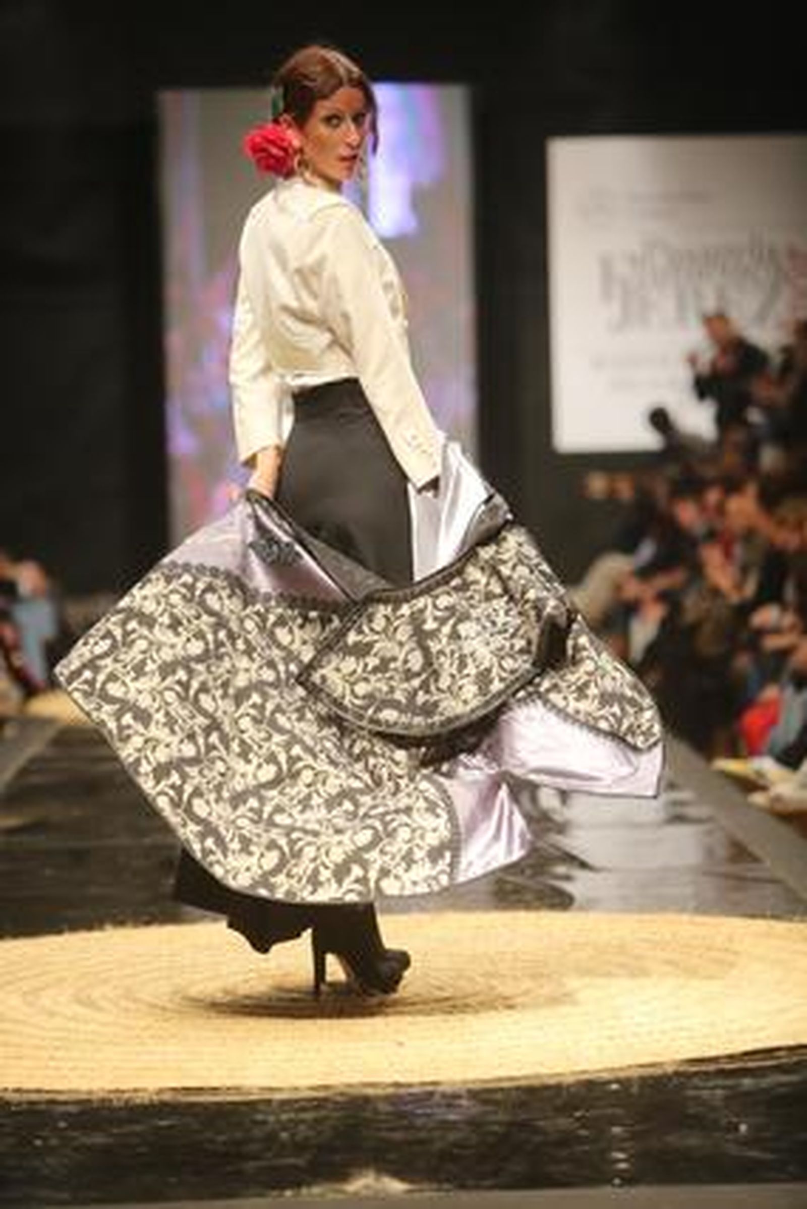 Para componer 'Antología' el diseñador ha hecho una selección de creaciones de líneas anteriores como 'Pasión ecuestre', 'Sueño goyesco' o 'Fantasía taurina'.

Foto: Juan Carlos Corchado