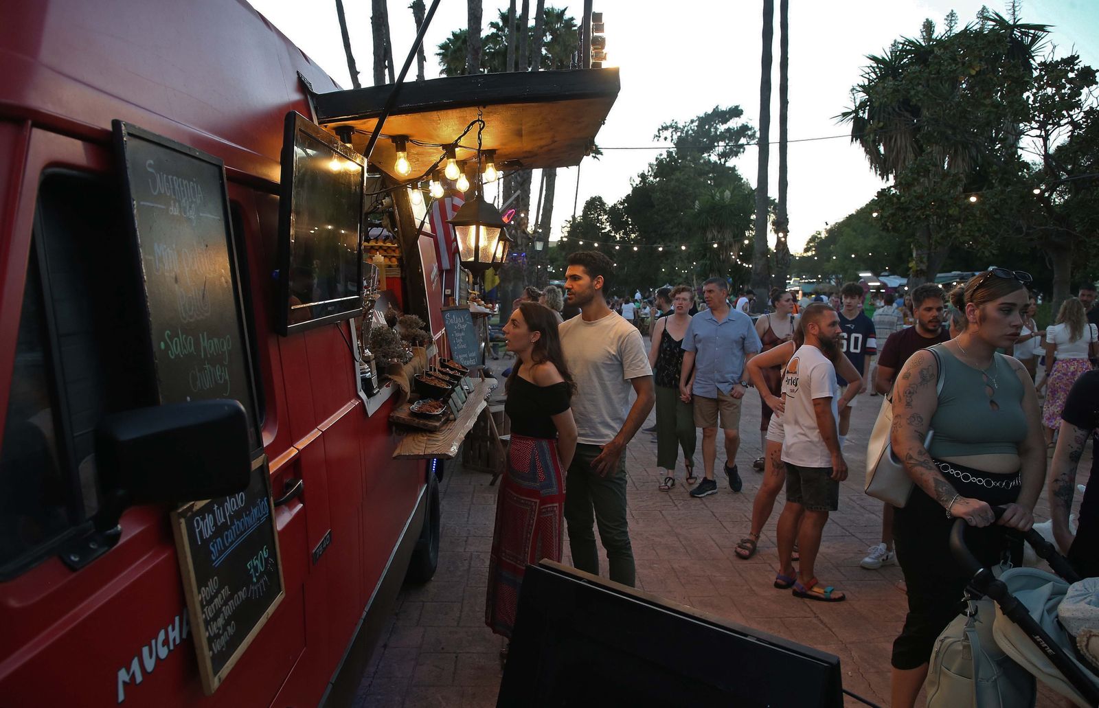 Fotos del II Foodstruck en Los Barrios 2023